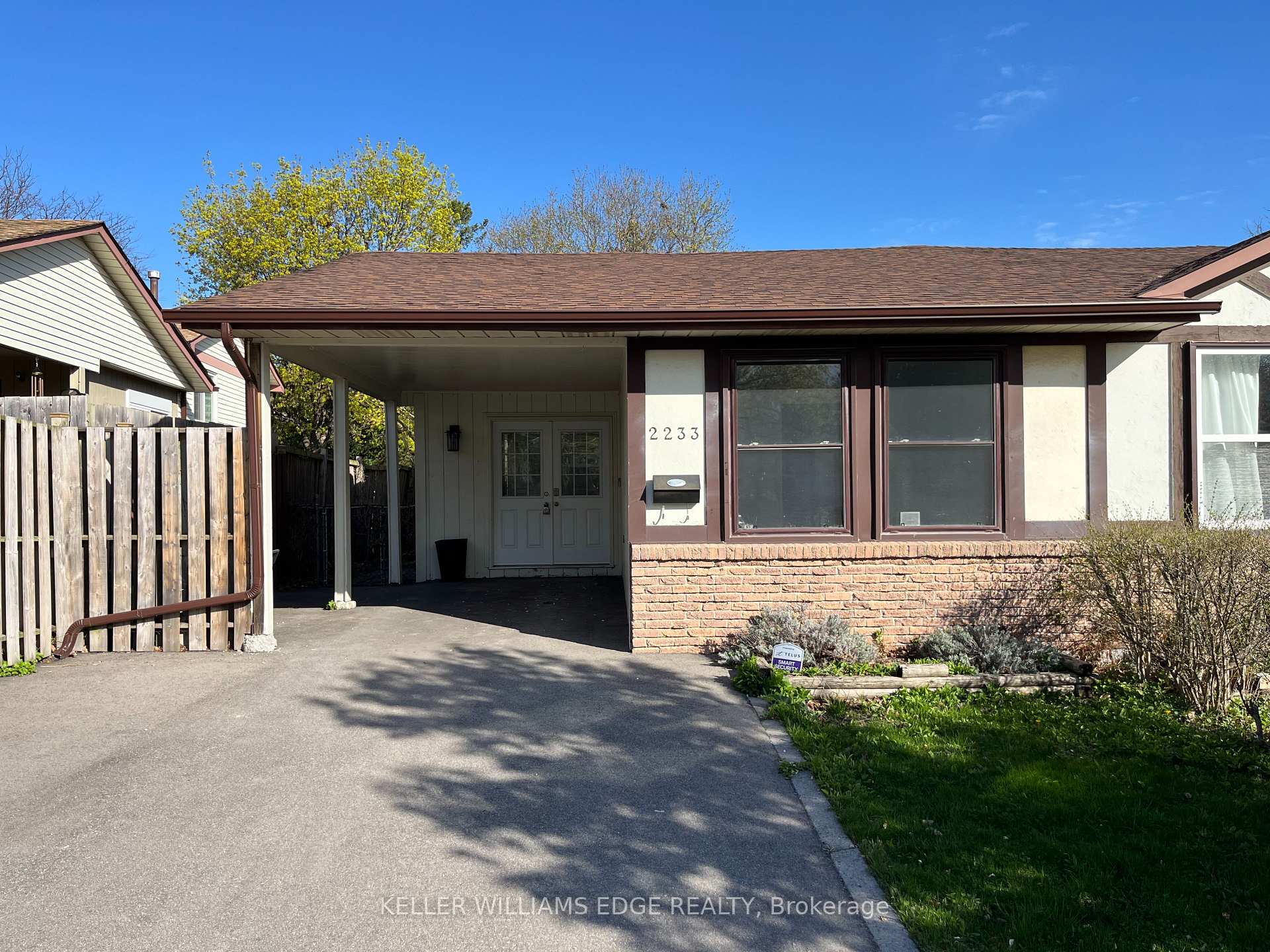 Photo 1 of 2233 Manchester Drive E, Burlington, Brant Hills — HOMEH