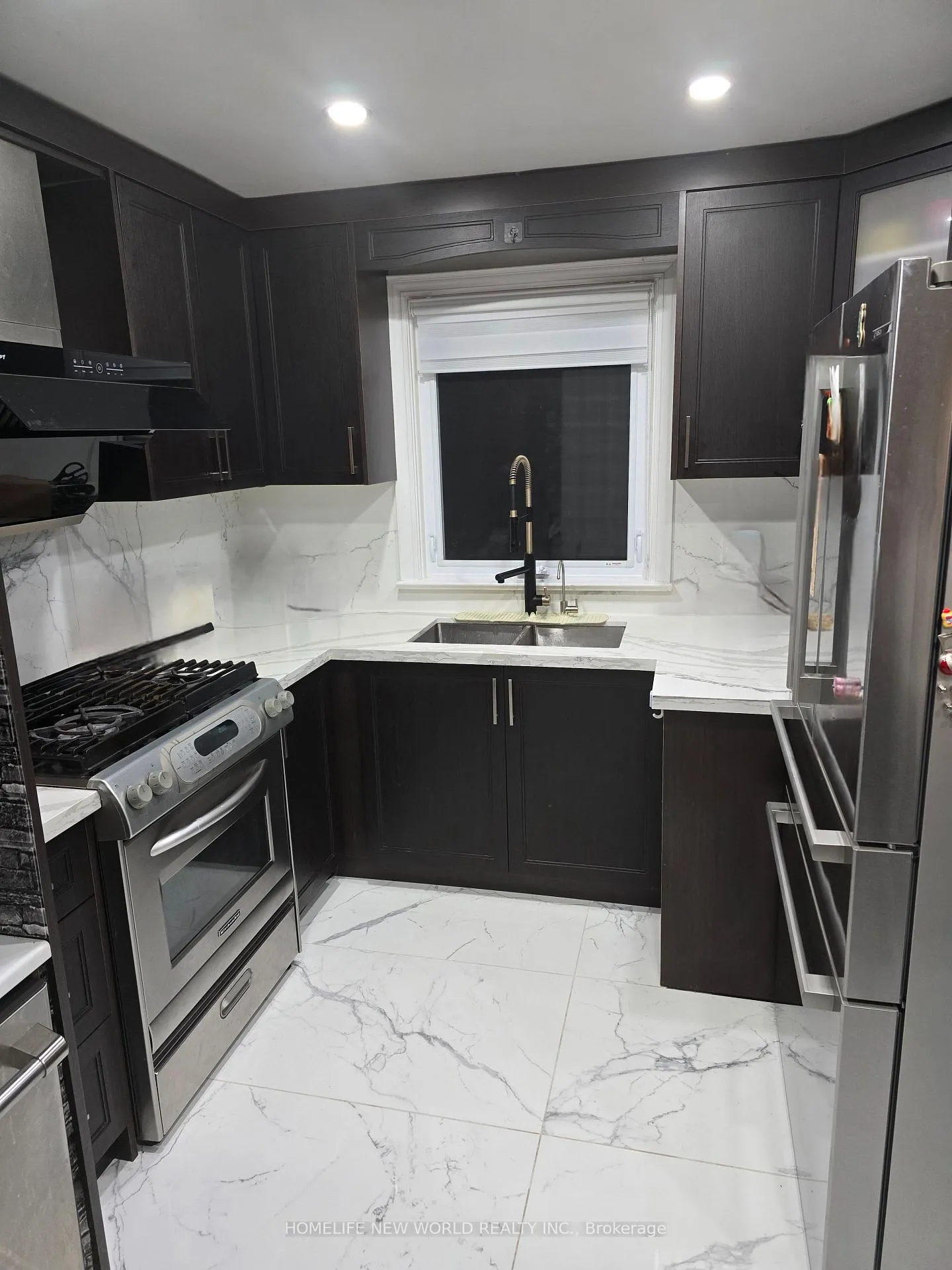 Photo 10 of 48 Lincoln Green Drive, Markham, Bullock — HOMEH