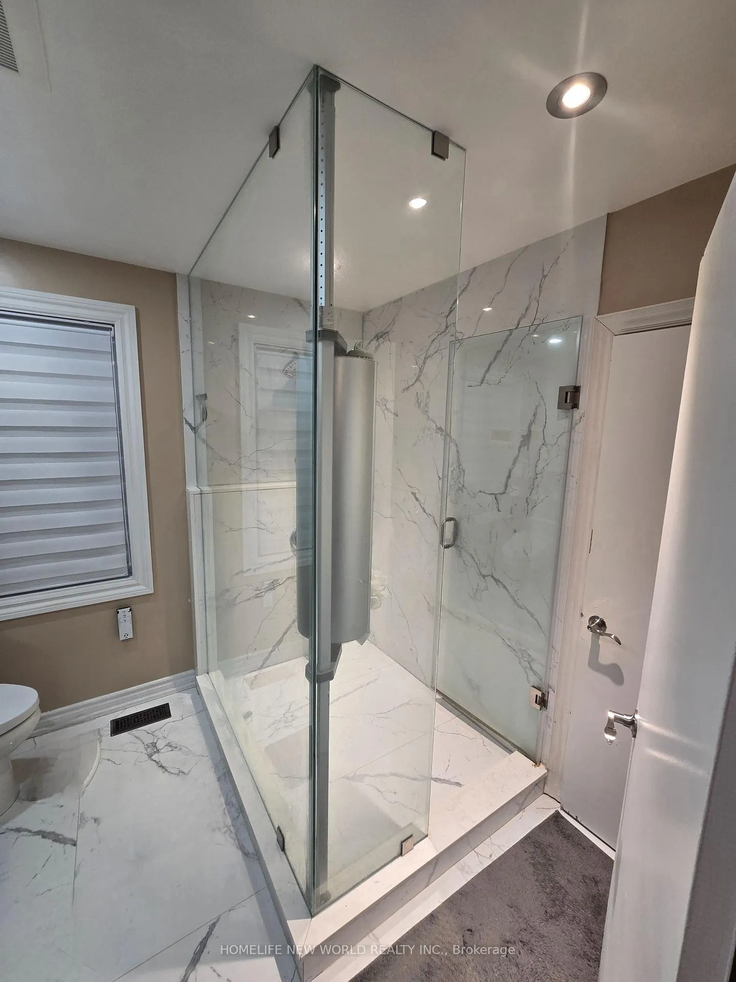Photo 12 of 48 Lincoln Green Drive, Markham, Bullock — HOMEH