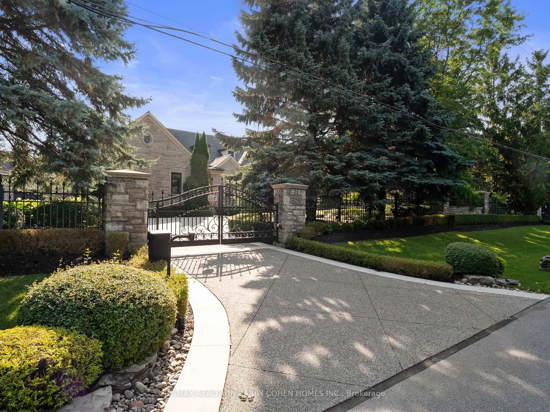 Photo 1 of 284 Pine Valley Crescent, Vaughan, East Woodbridge — HOMEH
