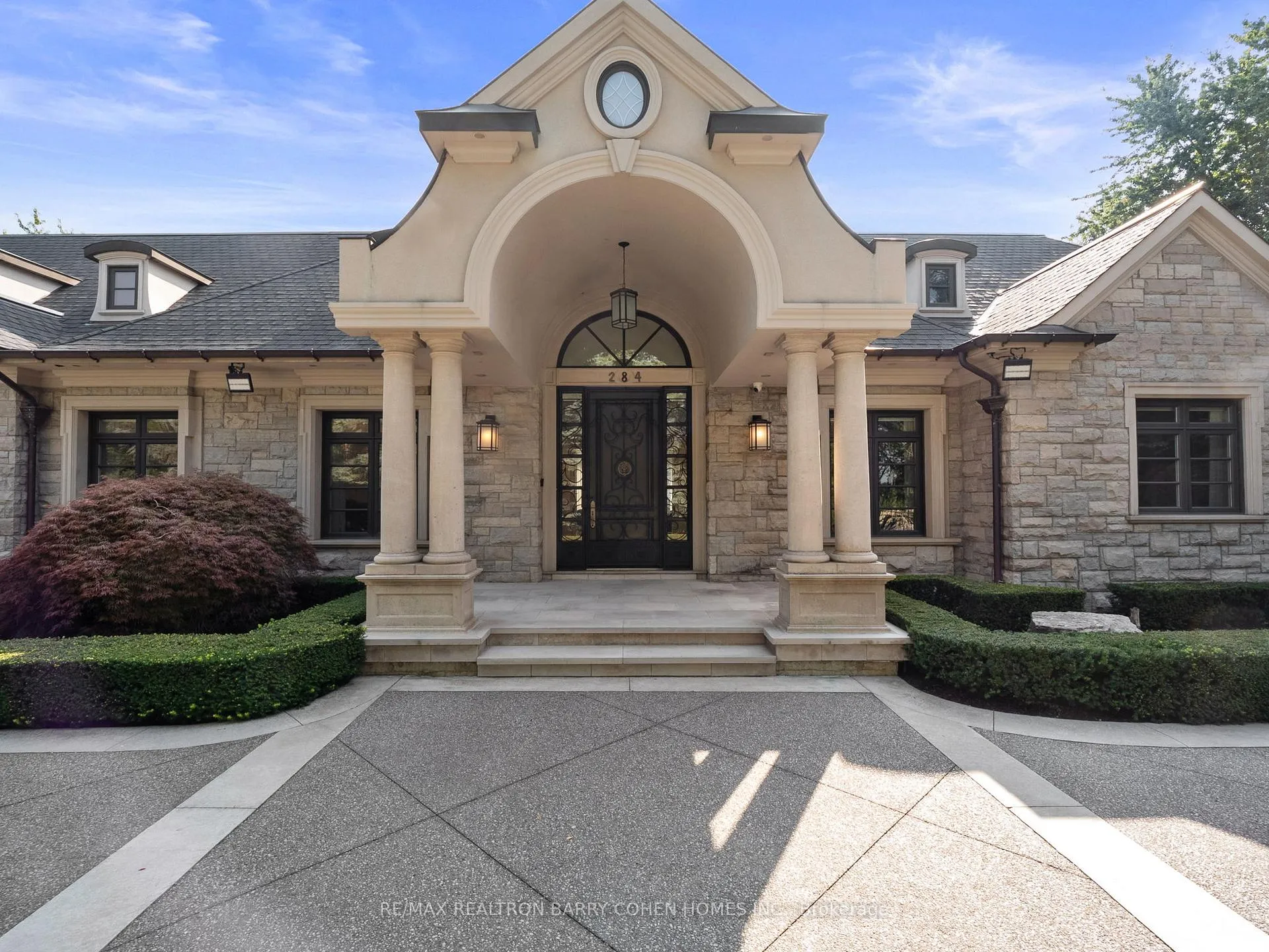 Photo 4 of 284 Pine Valley Crescent, Vaughan, East Woodbridge — HOMEH