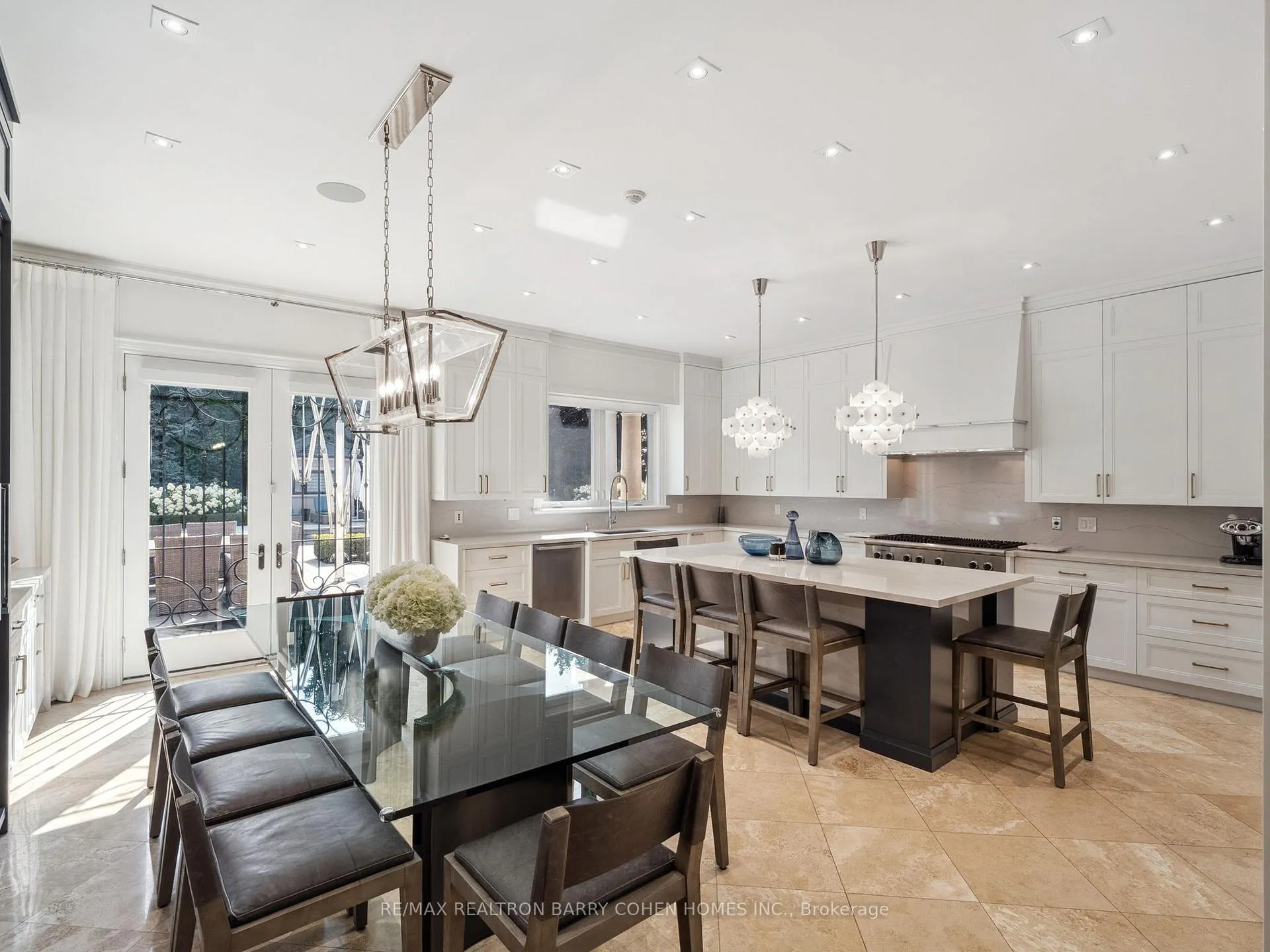 Photo 8 of 284 Pine Valley Crescent, Vaughan, East Woodbridge — HOMEH