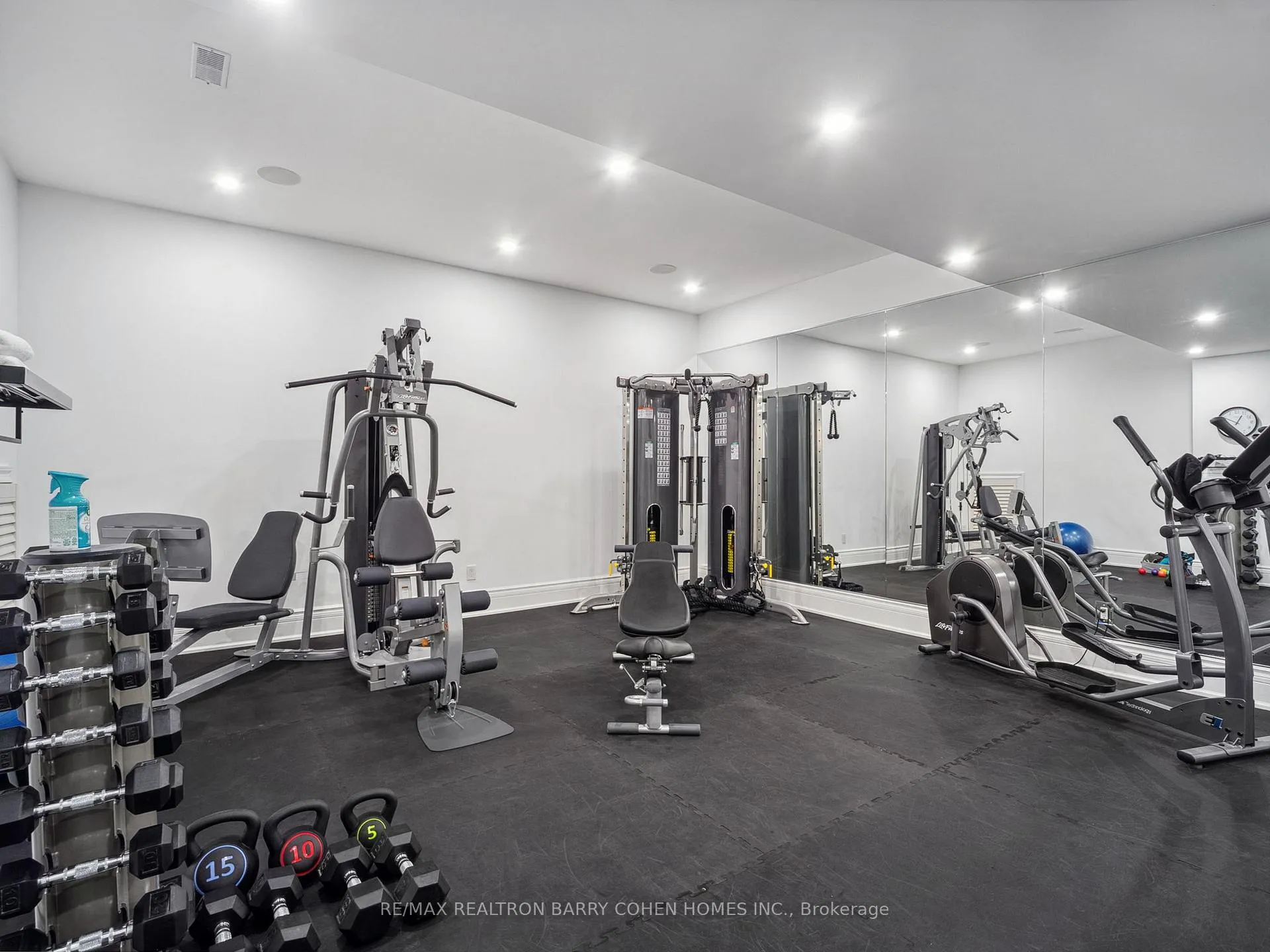 Photo 27 of 284 Pine Valley Crescent, Vaughan, East Woodbridge — HOMEH