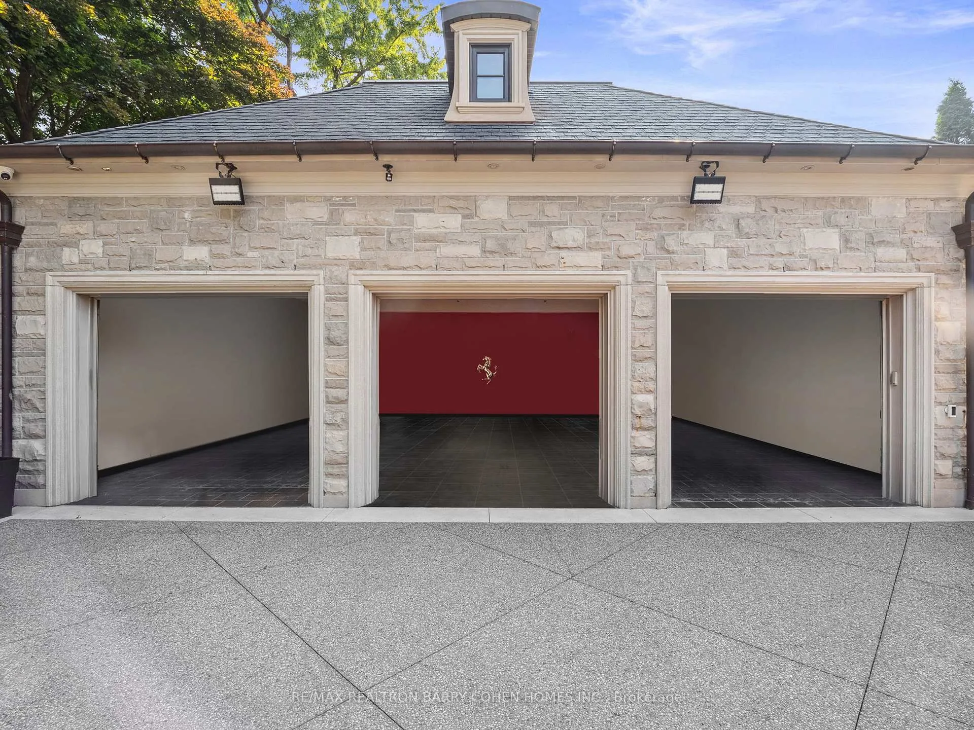 Photo 36 of 284 Pine Valley Crescent, Vaughan, East Woodbridge — HOMEH
