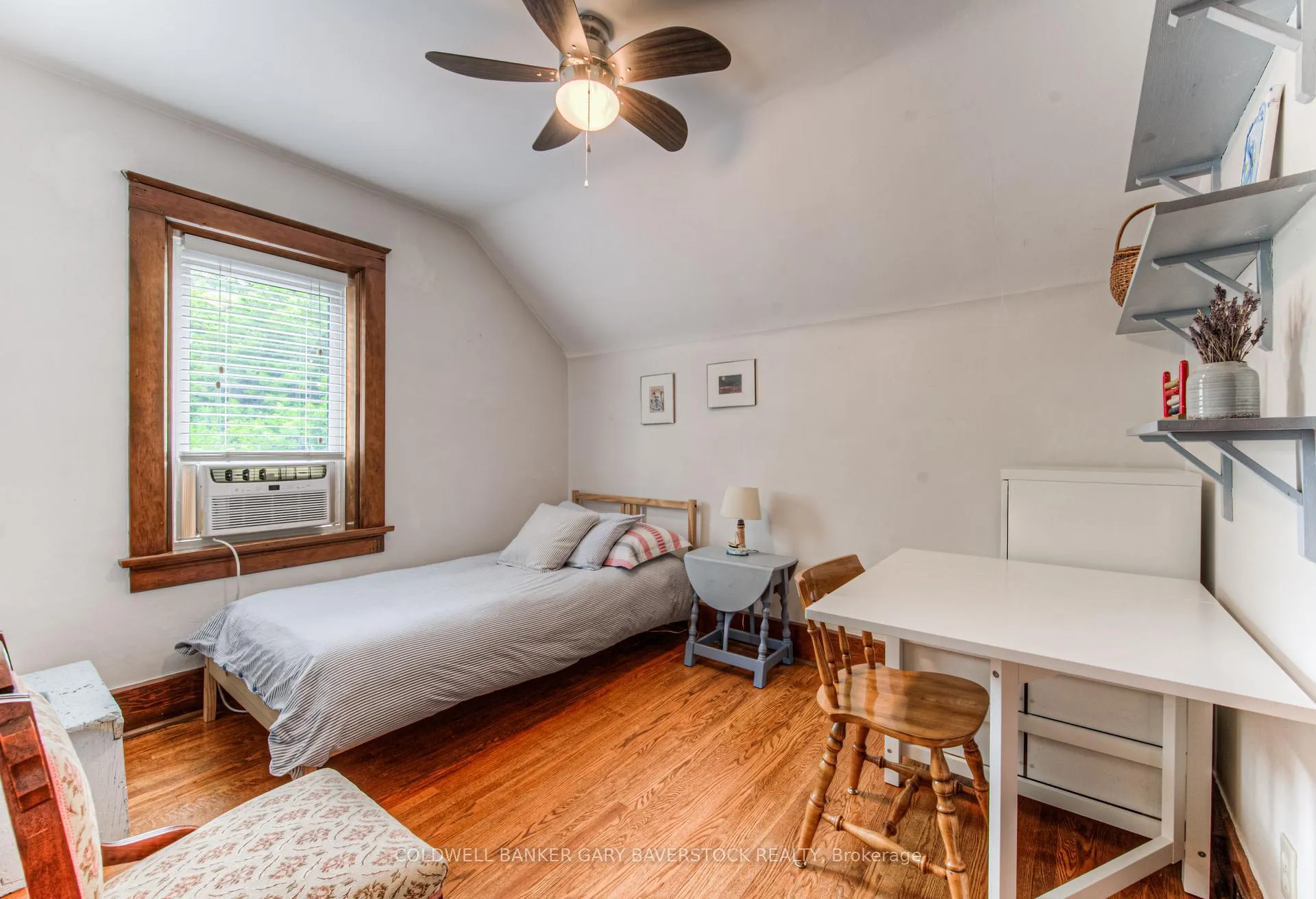 Photo 7 of 31 Chestnut Street, Kitchener — HOMEH