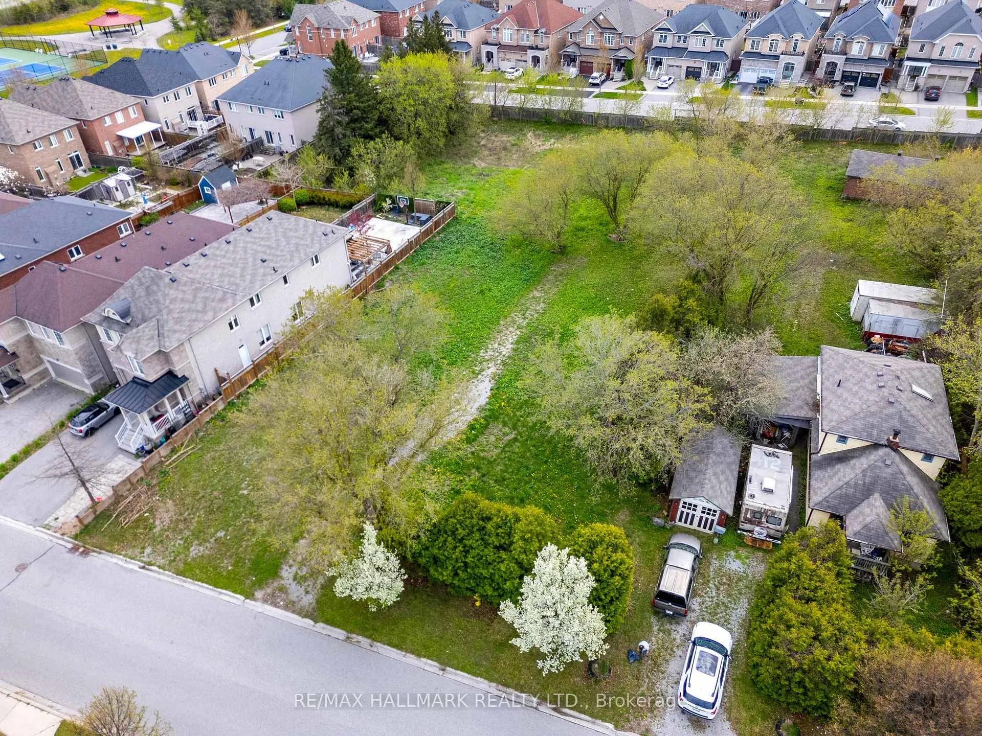 Photo 2 of 257 Helen Avenue, Markham, Village Green-South Unionville — HOMEH