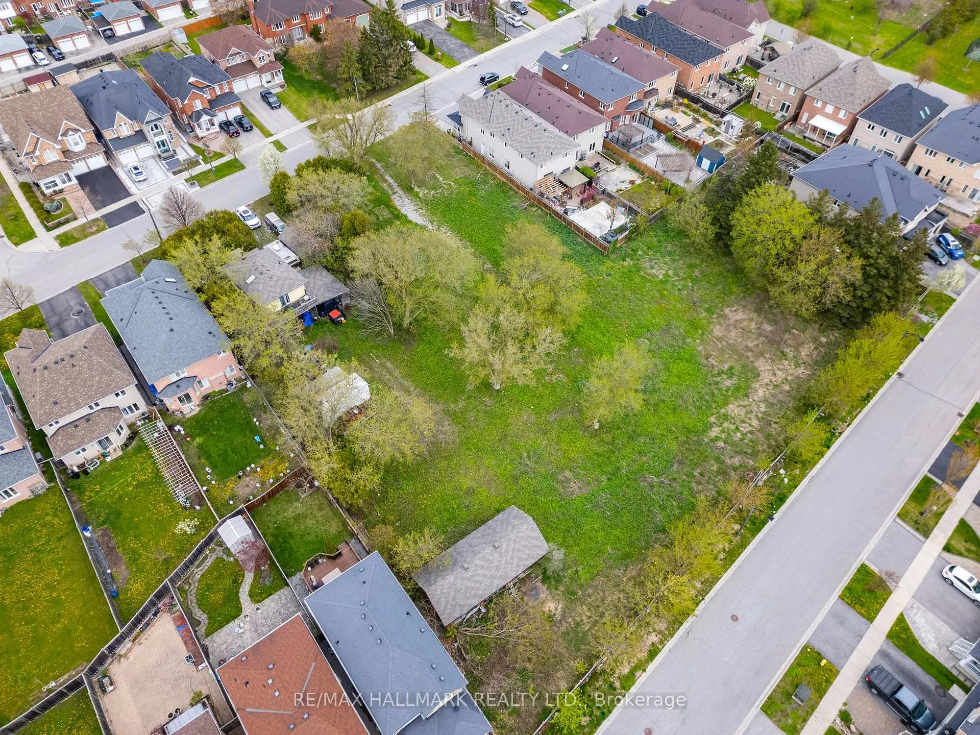 Photo 2 of 255 Helen Avenue, Markham, Village Green-South Unionville — HOMEH