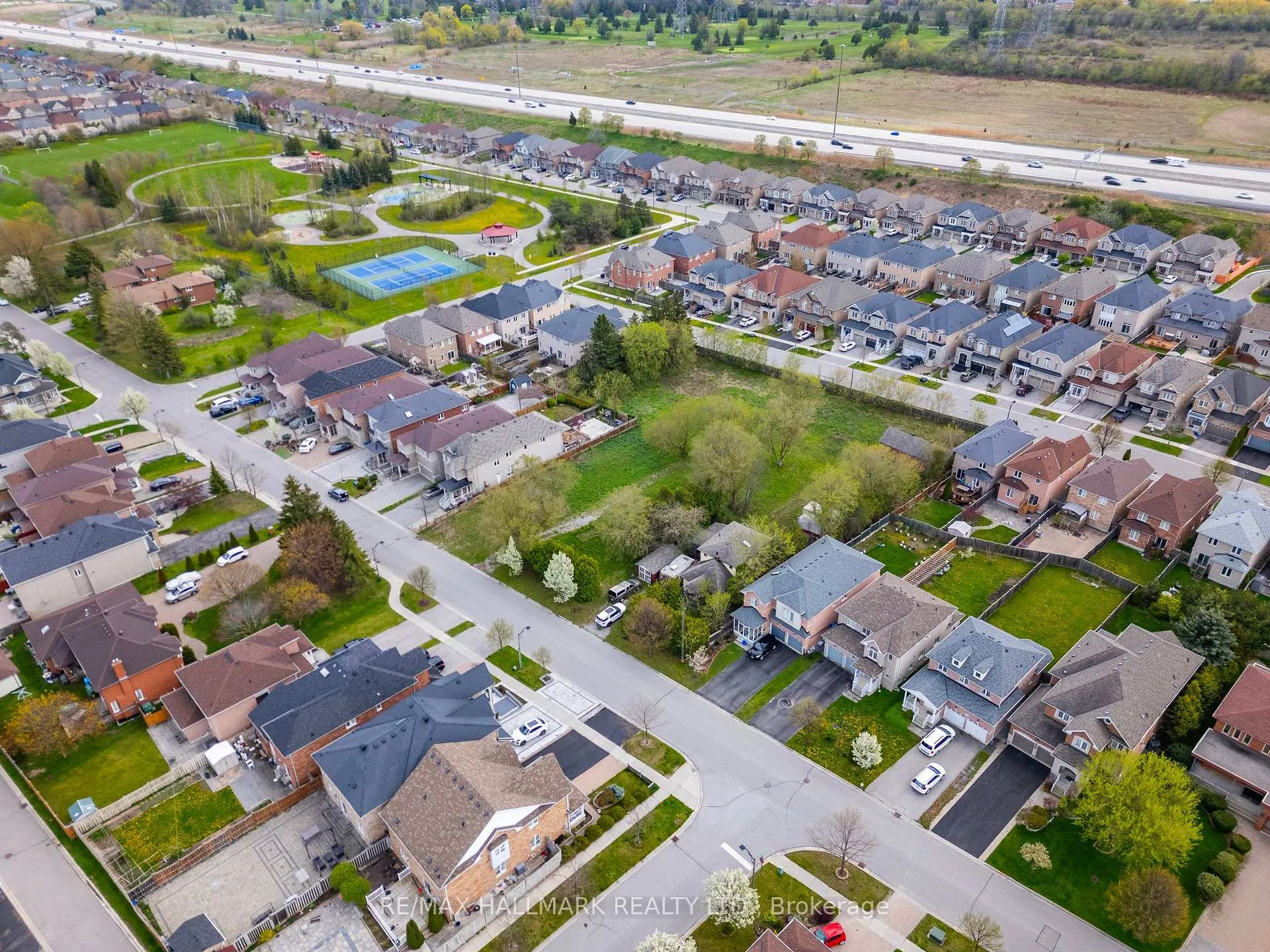 Photo 10 of 255 Helen Avenue, Markham, Village Green-South Unionville — HOMEH