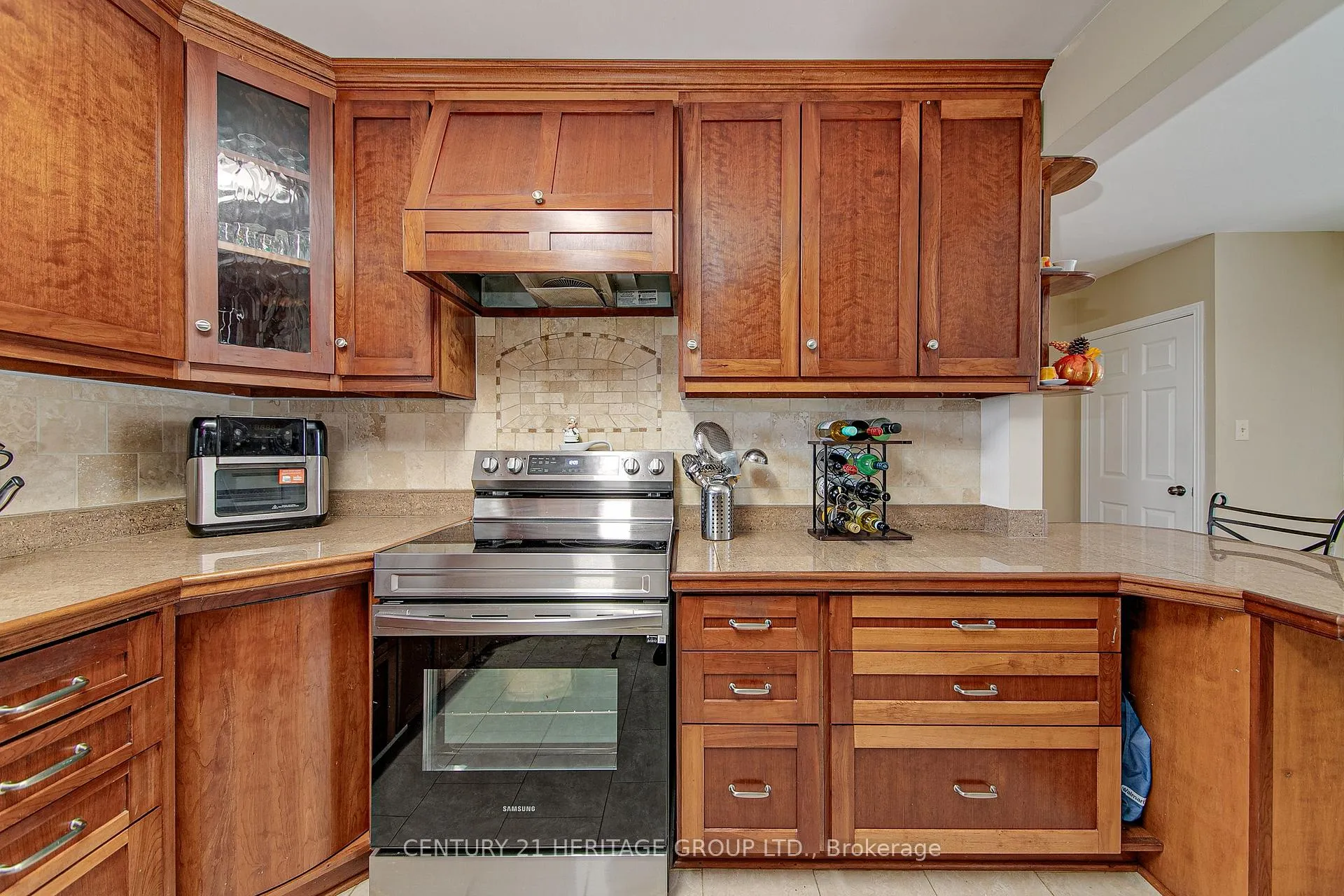 Photo 5 of 153 Ardagh Road, Barrie, Ardagh — HOMEH