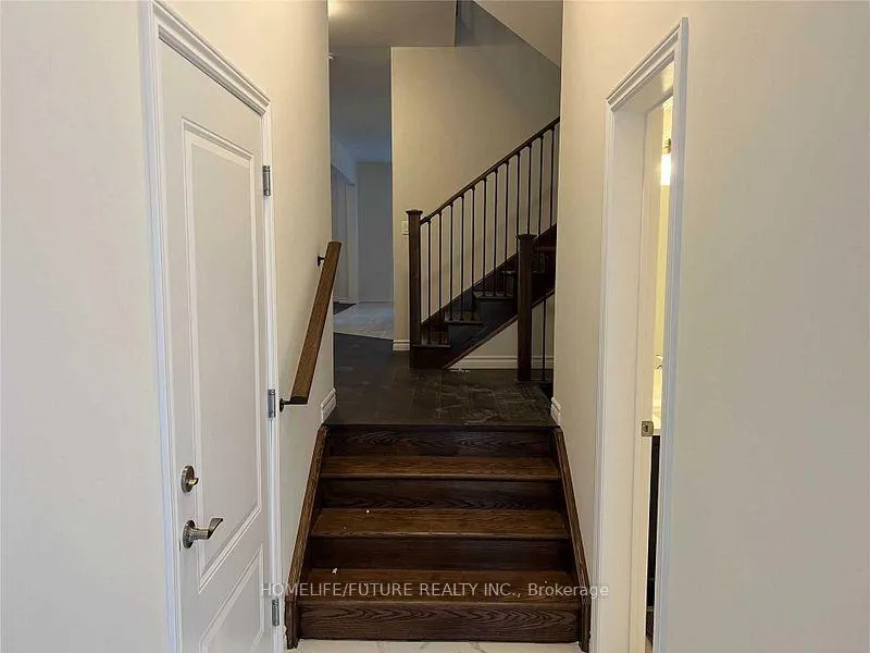 Photo 2 of 528 Clayton Avenue, Peterborough, Monaghan Ward 2 — HOMEH