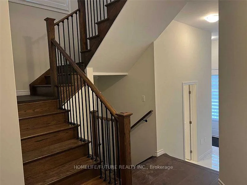 Photo 3 of 528 Clayton Avenue, Peterborough, Monaghan Ward 2 — HOMEH