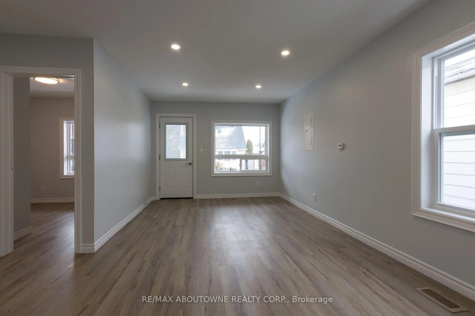 Photo 2 of Unit Main, 554 Mary Street, Hamilton, North End — HOMEH