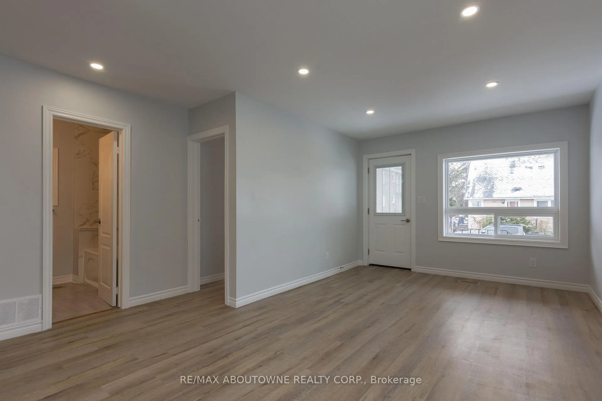 Photo 3 of Unit Main, 554 Mary Street, Hamilton, North End — HOMEH