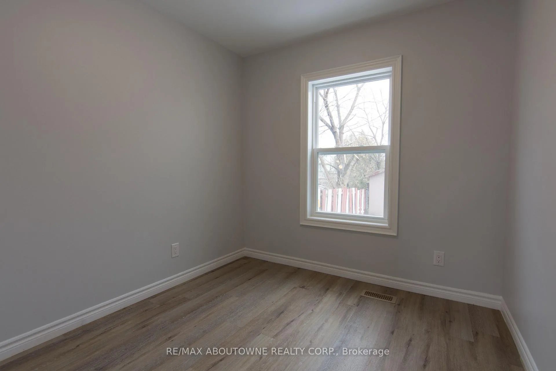 Photo 5 of Unit Main, 554 Mary Street, Hamilton, North End — HOMEH