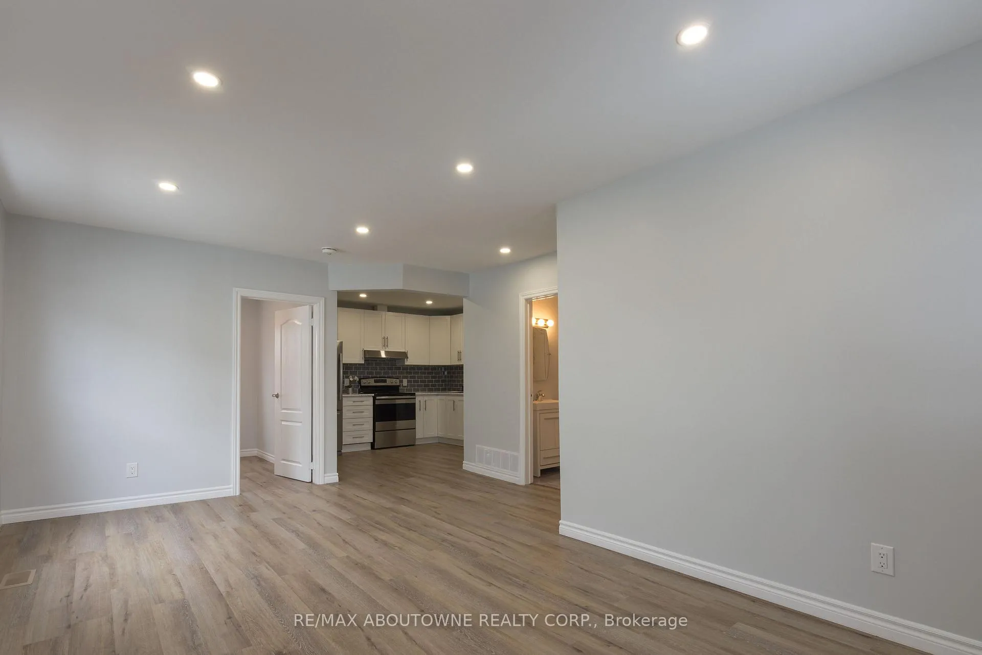 Photo 6 of Unit Main, 554 Mary Street, Hamilton, North End — HOMEH