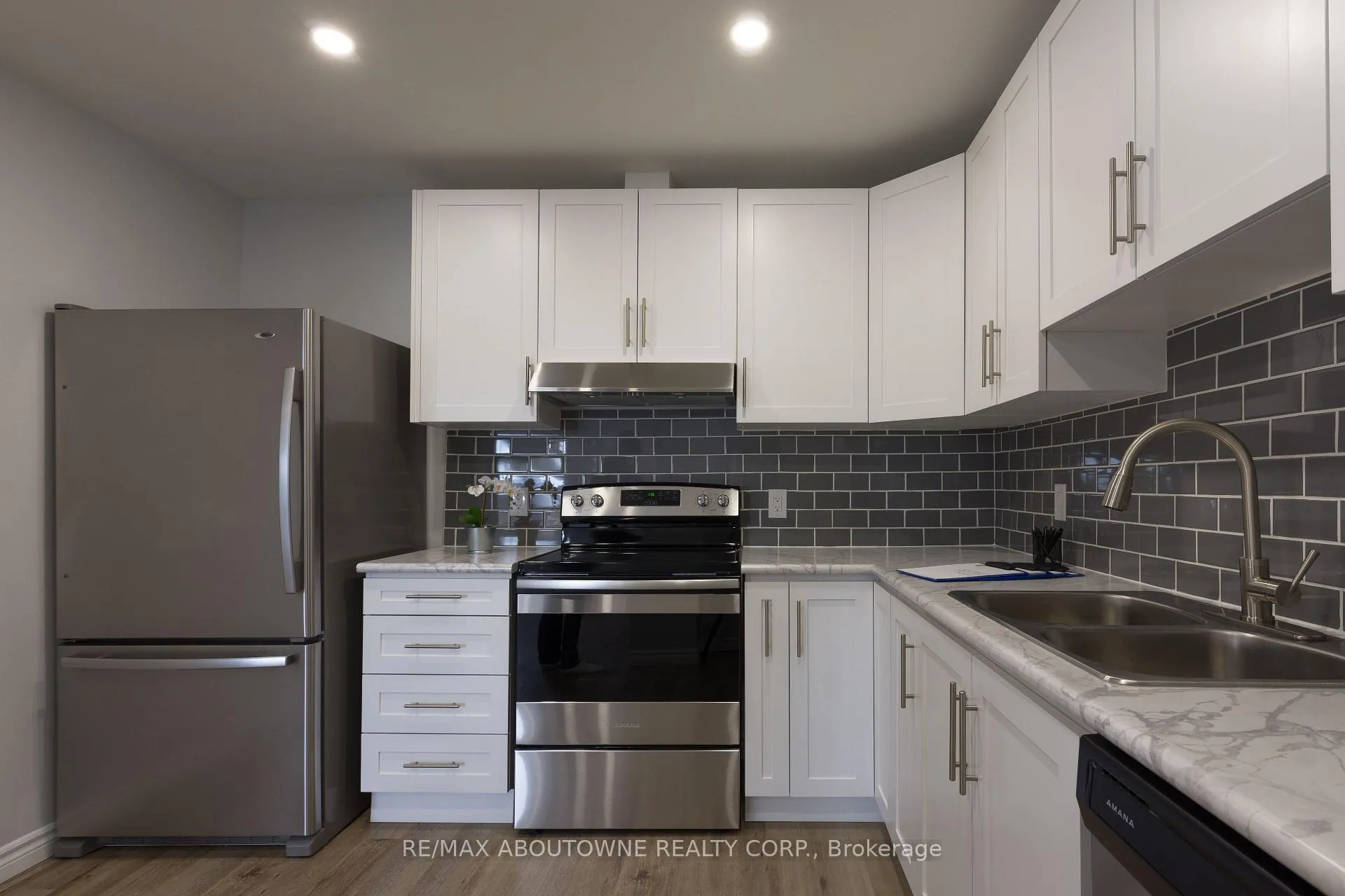 Photo 8 of Unit Main, 554 Mary Street, Hamilton, North End — HOMEH