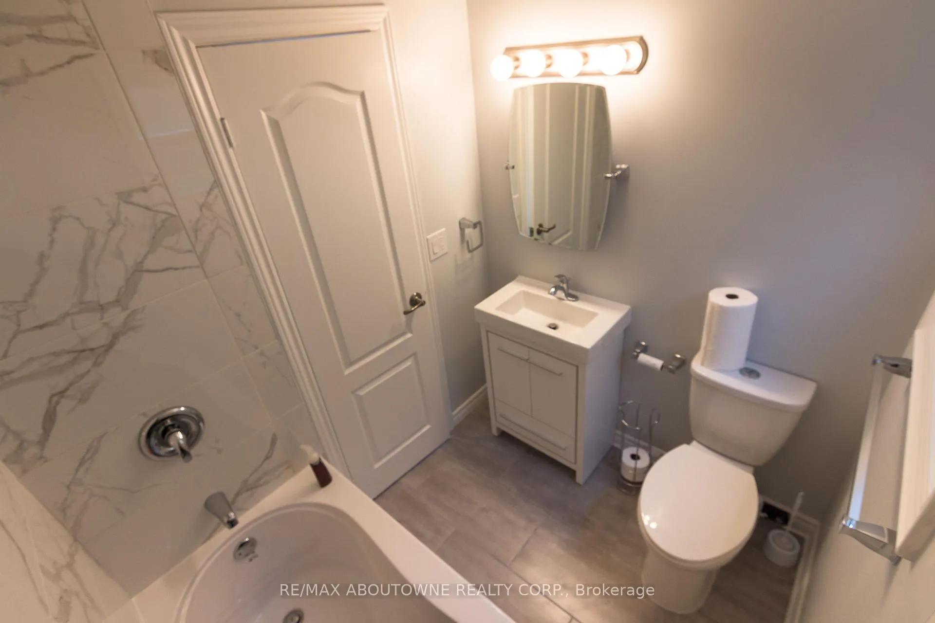 Photo 10 of Unit Main, 554 Mary Street, Hamilton, North End — HOMEH