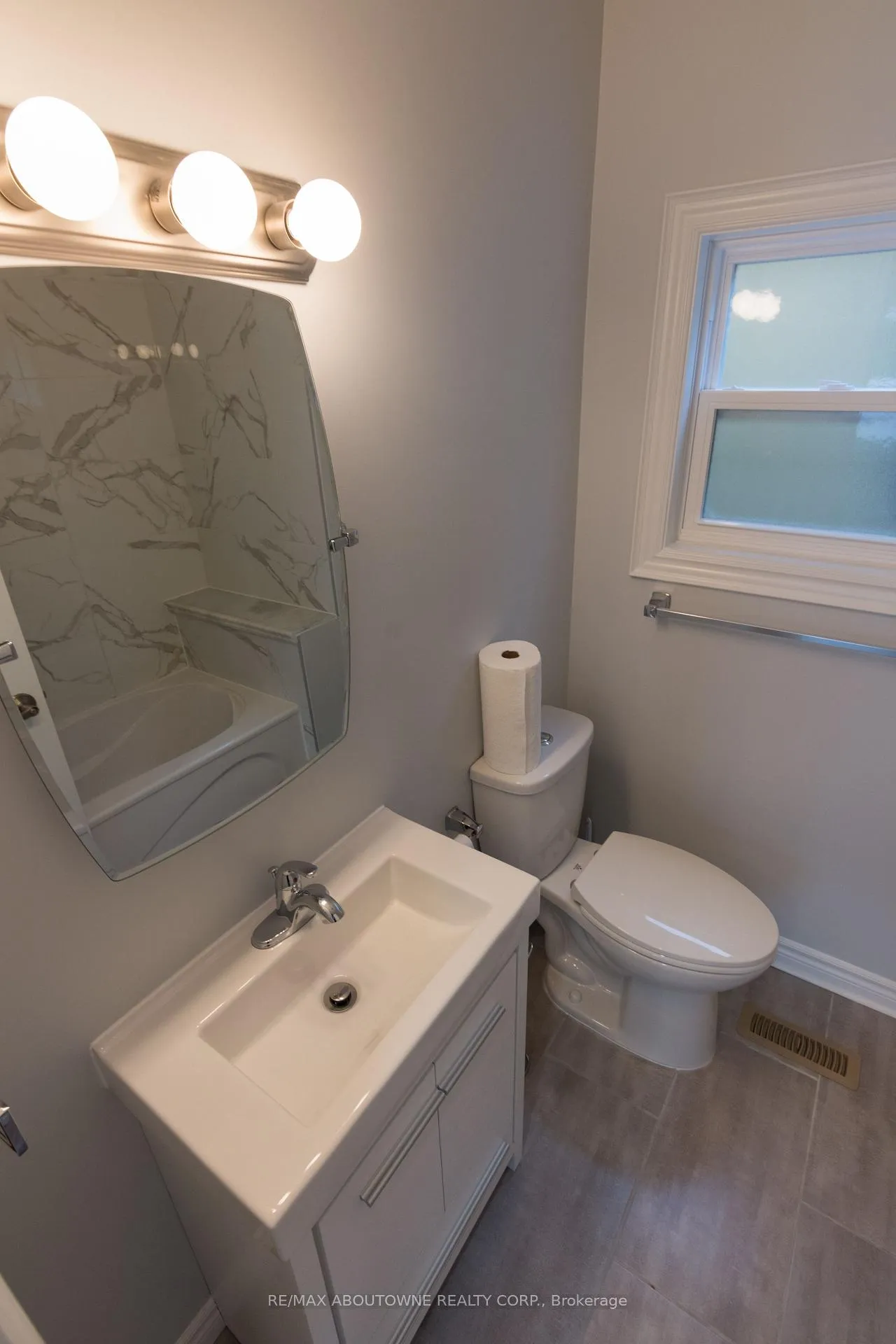 Photo 11 of Unit Main, 554 Mary Street, Hamilton, North End — HOMEH