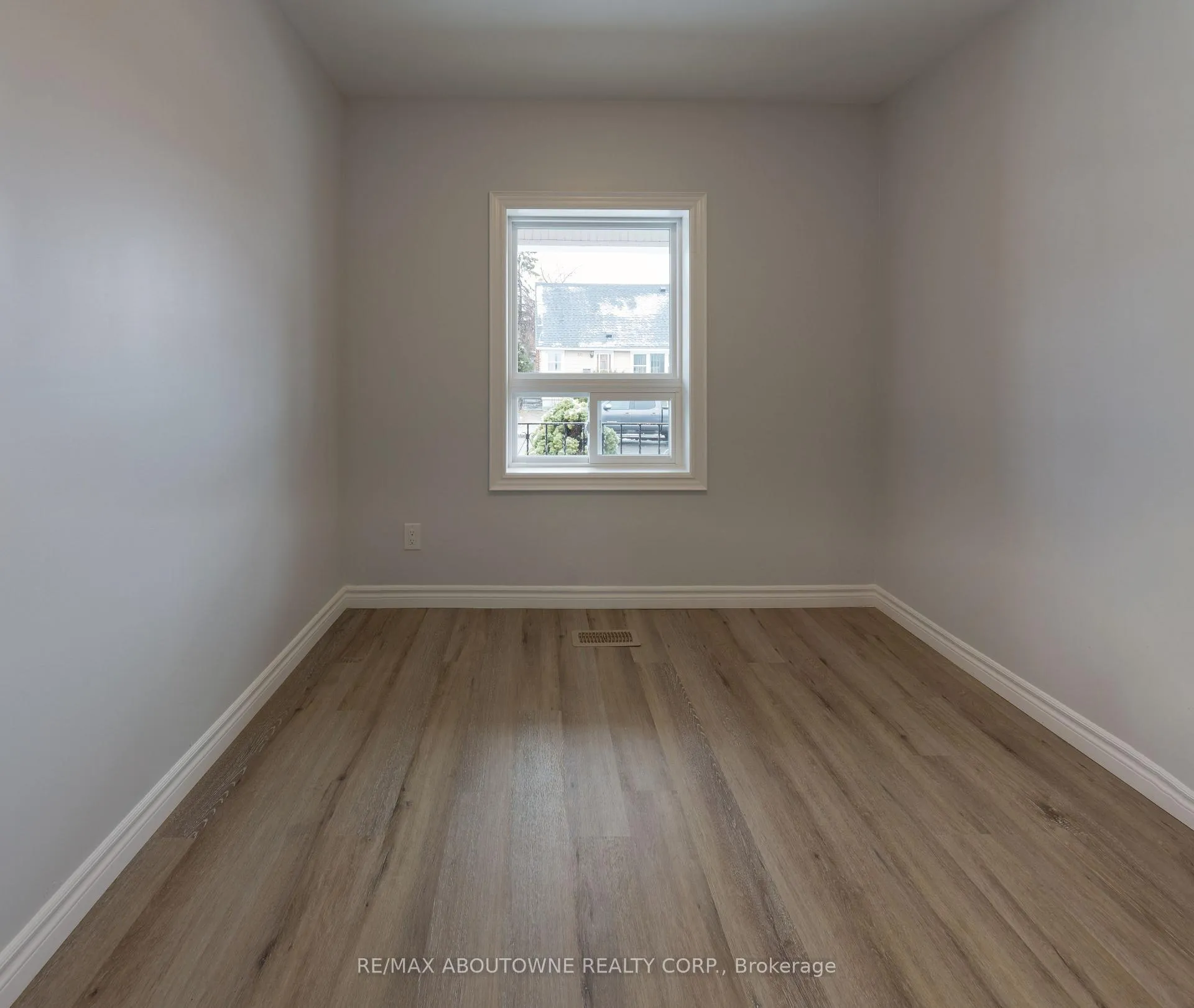 Photo 13 of Unit Main, 554 Mary Street, Hamilton, North End — HOMEH
