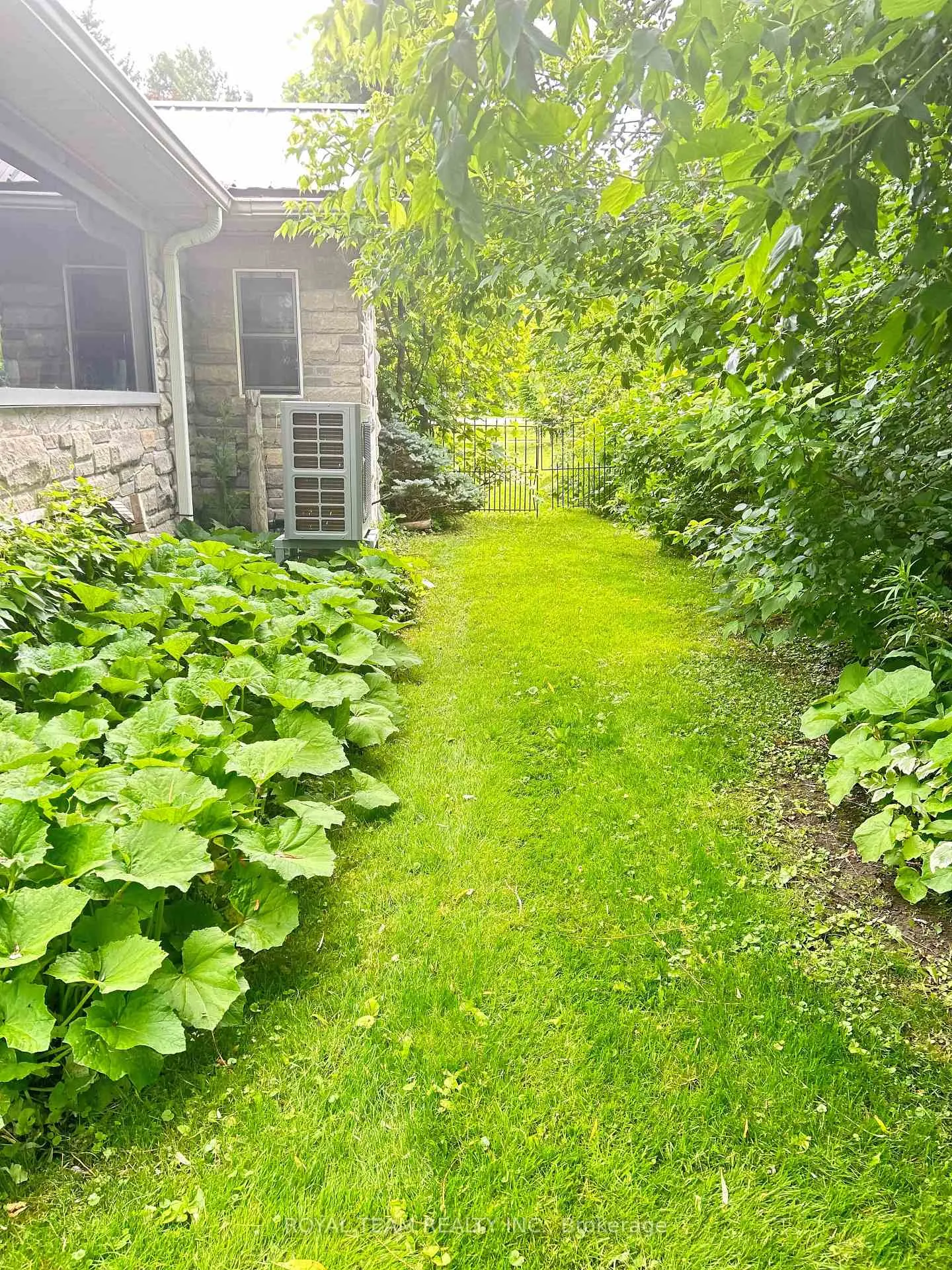 Photo 20 of 18962 Dufferin Street, King, Rural King — HOMEH