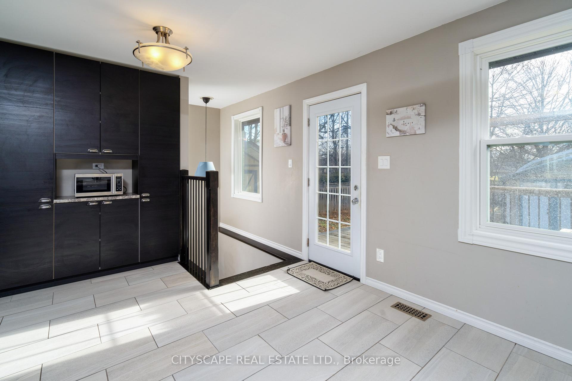 Photo 9 of 35 Forest Road, Ajax, South East — HOMEH