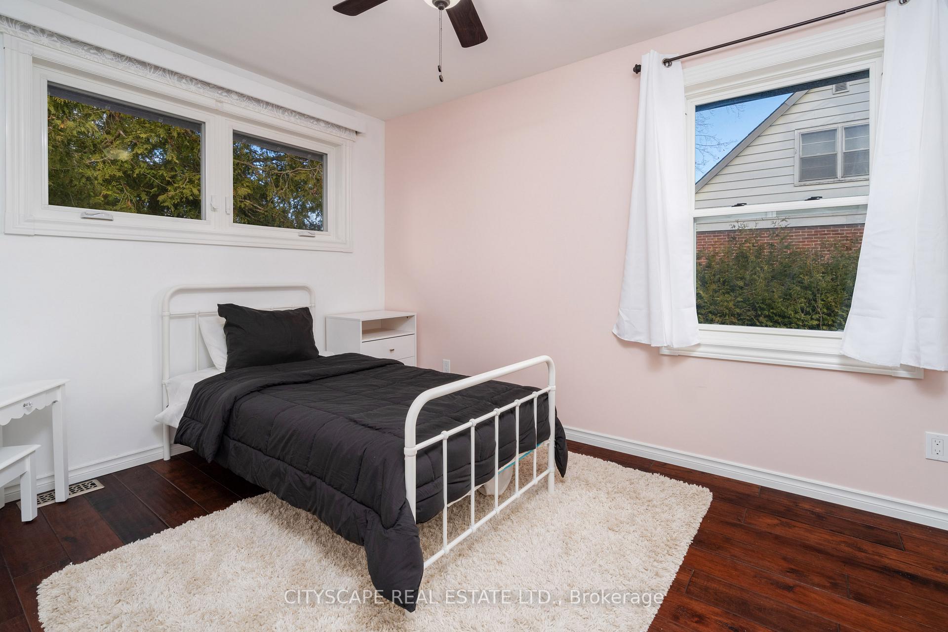 Photo 12 of 35 Forest Road, Ajax, South East — HOMEH