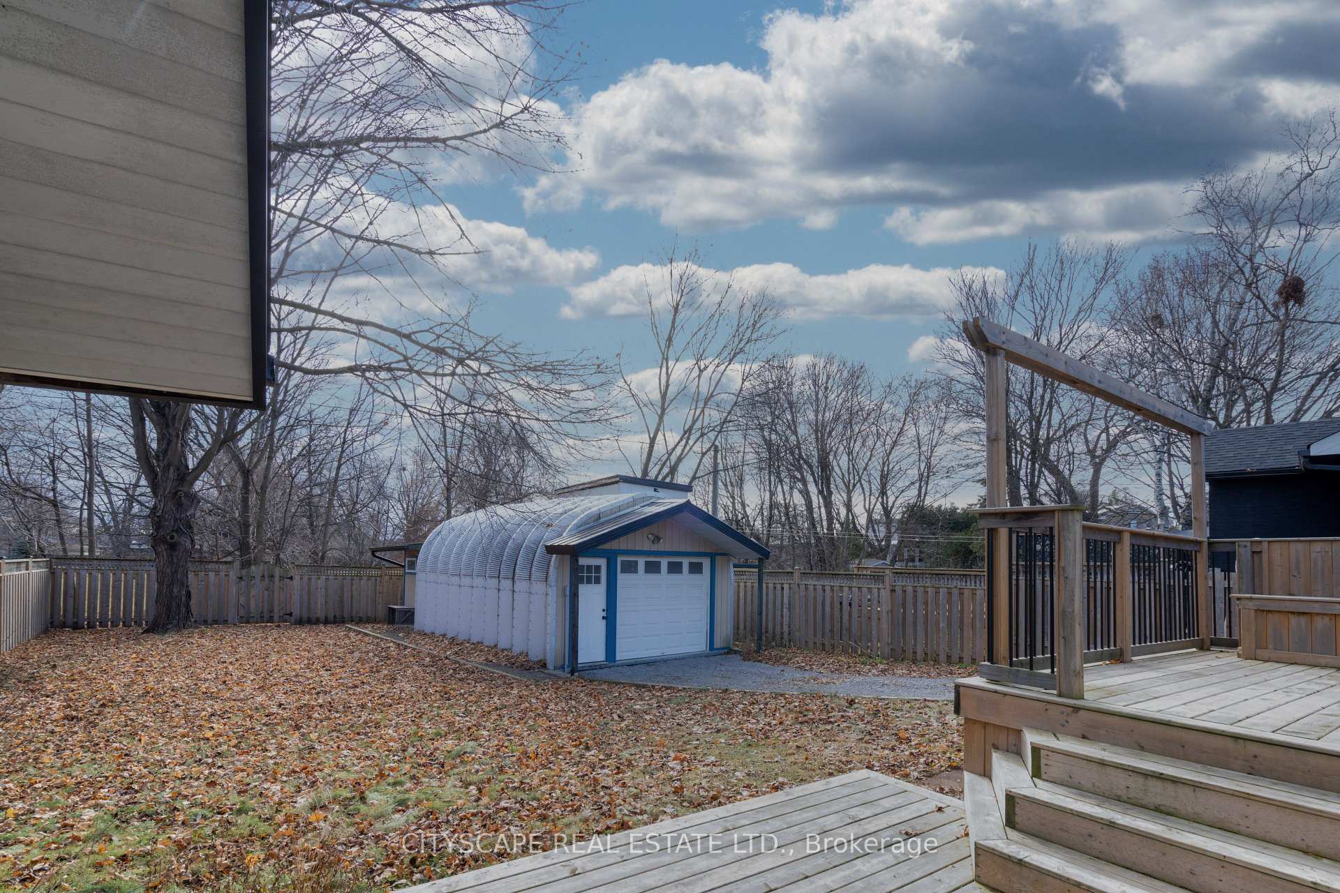 Photo 23 of 35 Forest Road, Ajax, South East — HOMEH