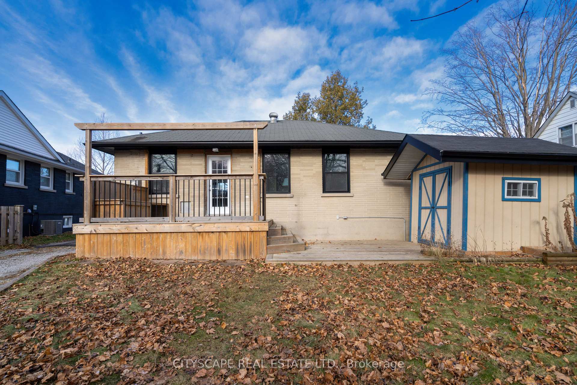 Photo 27 of 35 Forest Road, Ajax, South East — HOMEH