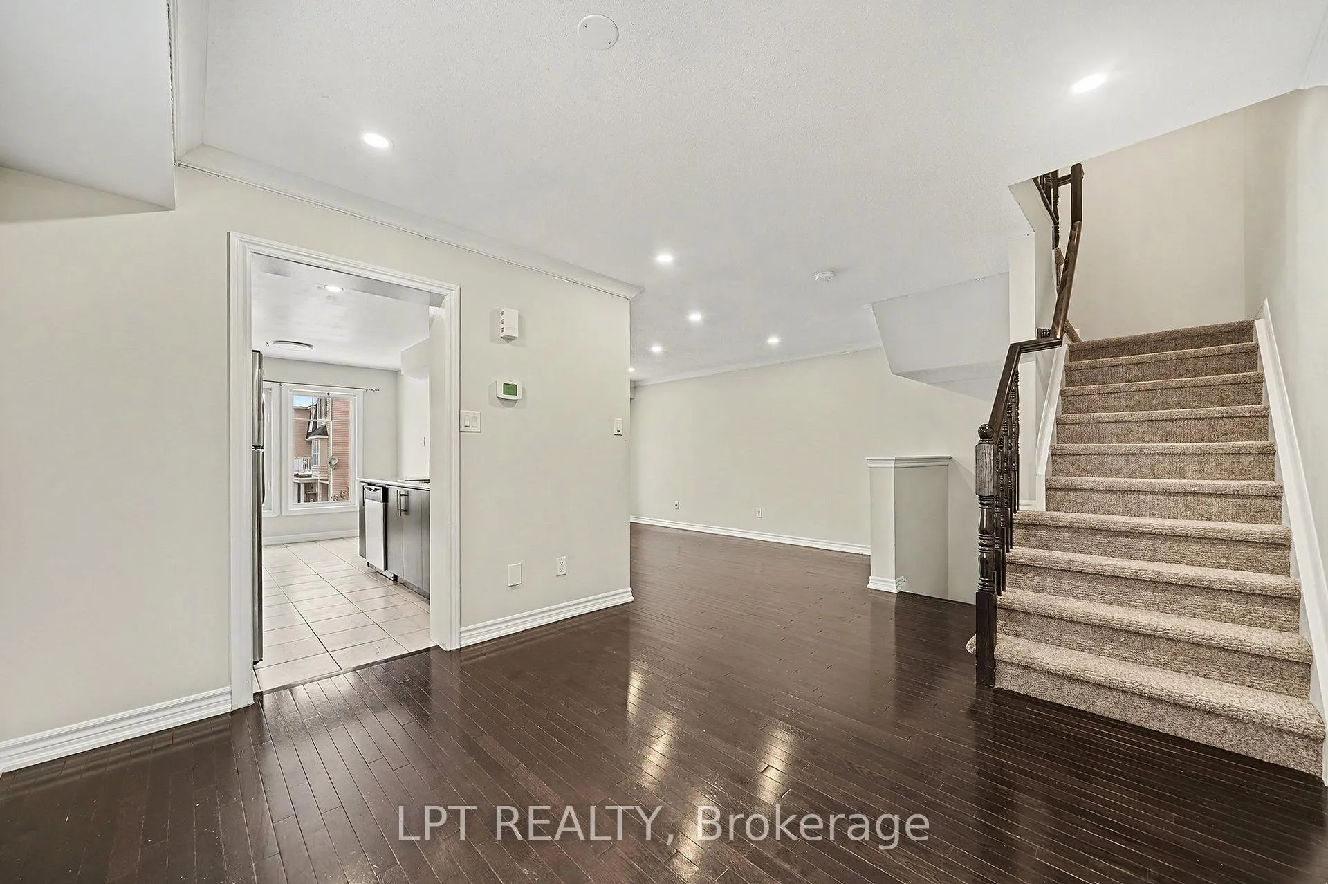 Photo 2 of 2319 Blue Aster Street, Ottawa, Barrhaven - Half Moon Bay — HOMEH
