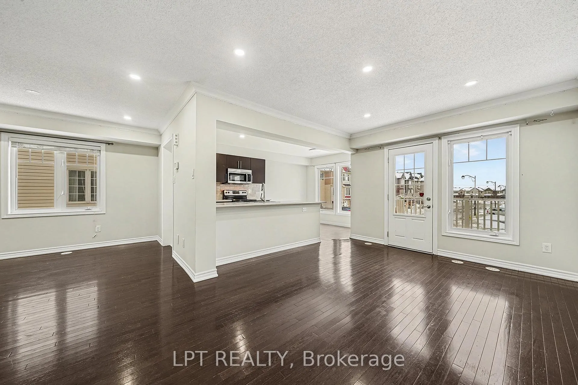 Photo 3 of 2319 Blue Aster Street, Ottawa, Barrhaven - Half Moon Bay — HOMEH