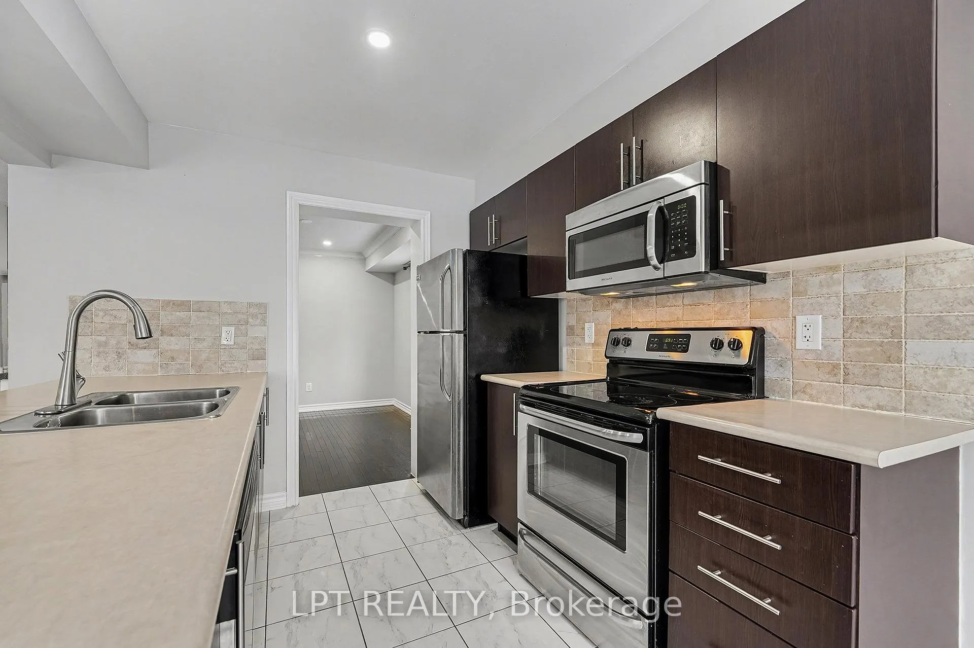 Photo 5 of 2319 Blue Aster Street, Ottawa, Barrhaven - Half Moon Bay — HOMEH