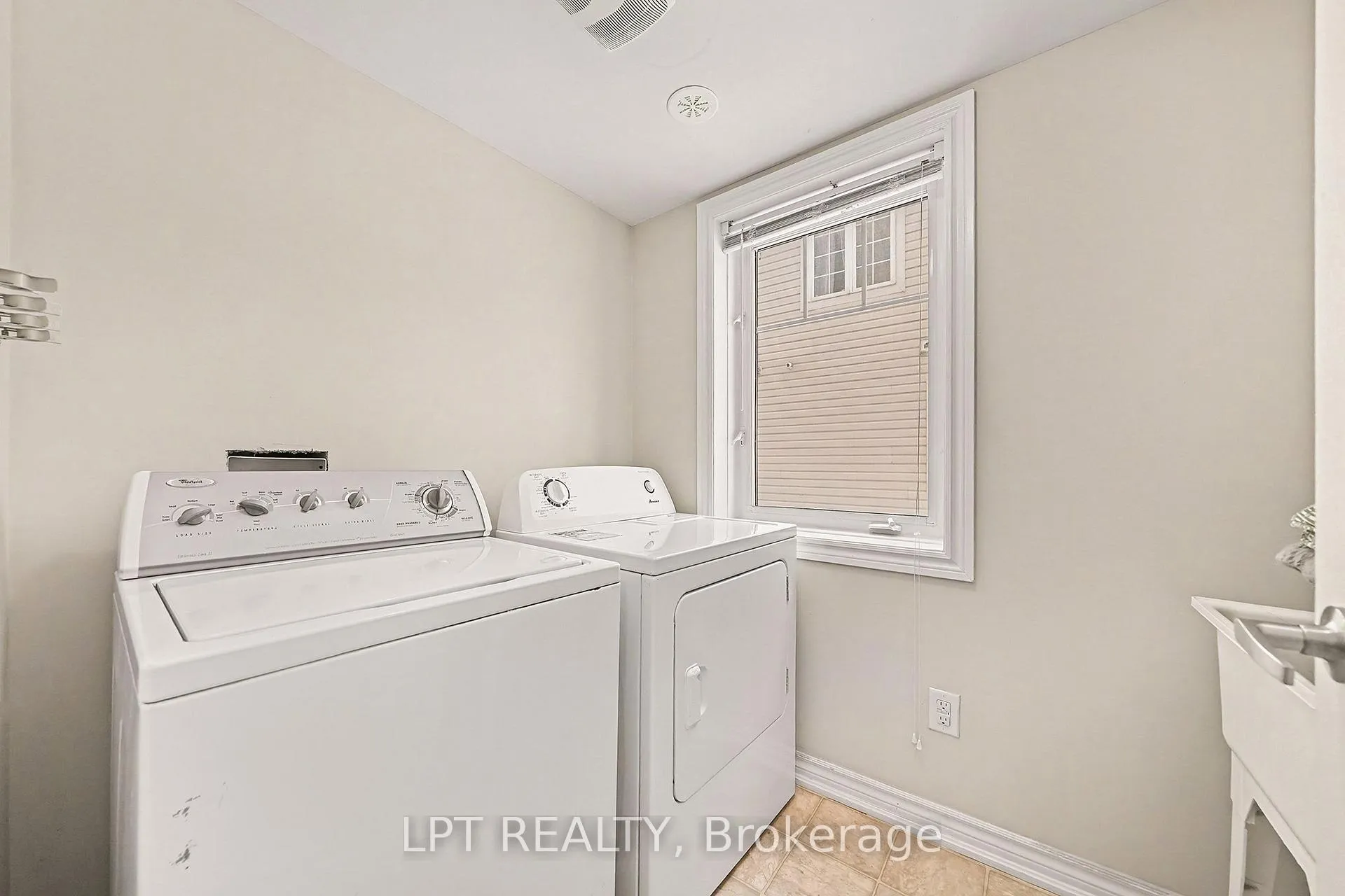 Photo 7 of 2319 Blue Aster Street, Ottawa, Barrhaven - Half Moon Bay — HOMEH