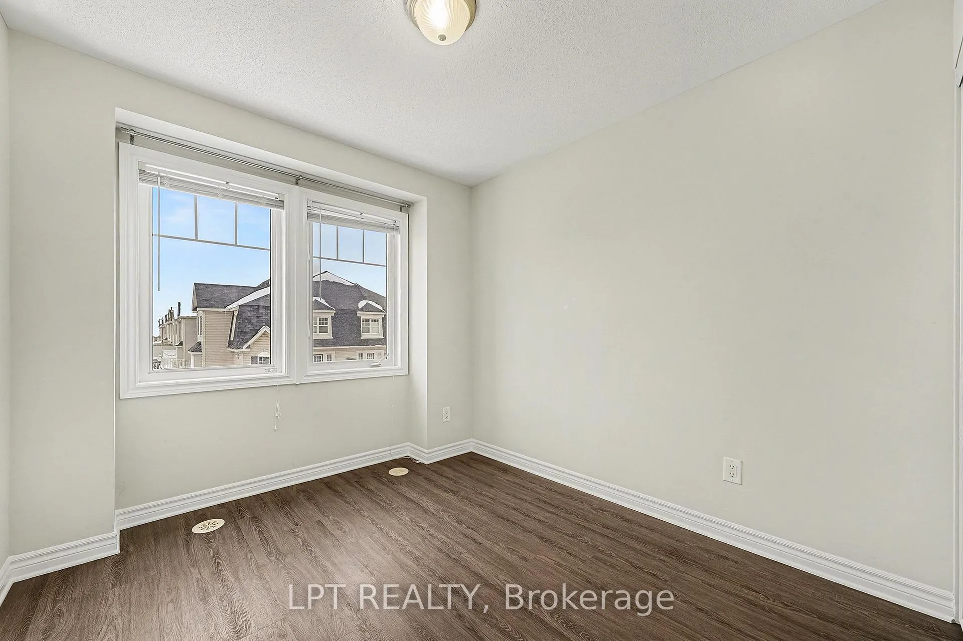Photo 8 of 2319 Blue Aster Street, Ottawa, Barrhaven - Half Moon Bay — HOMEH