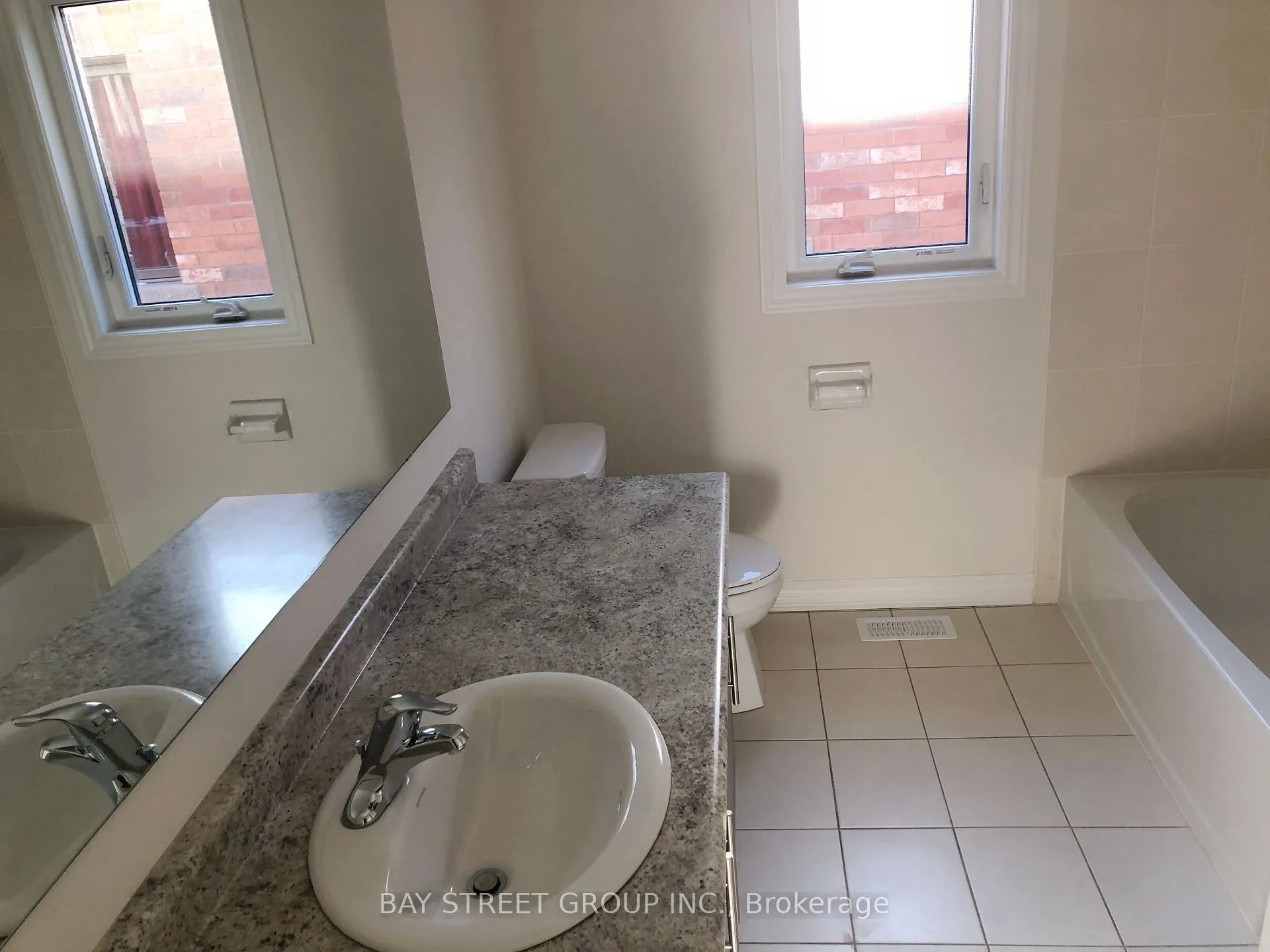 Photo 23 of 27 Palace Street, Thorold, Thorold Downtown — HOMEH