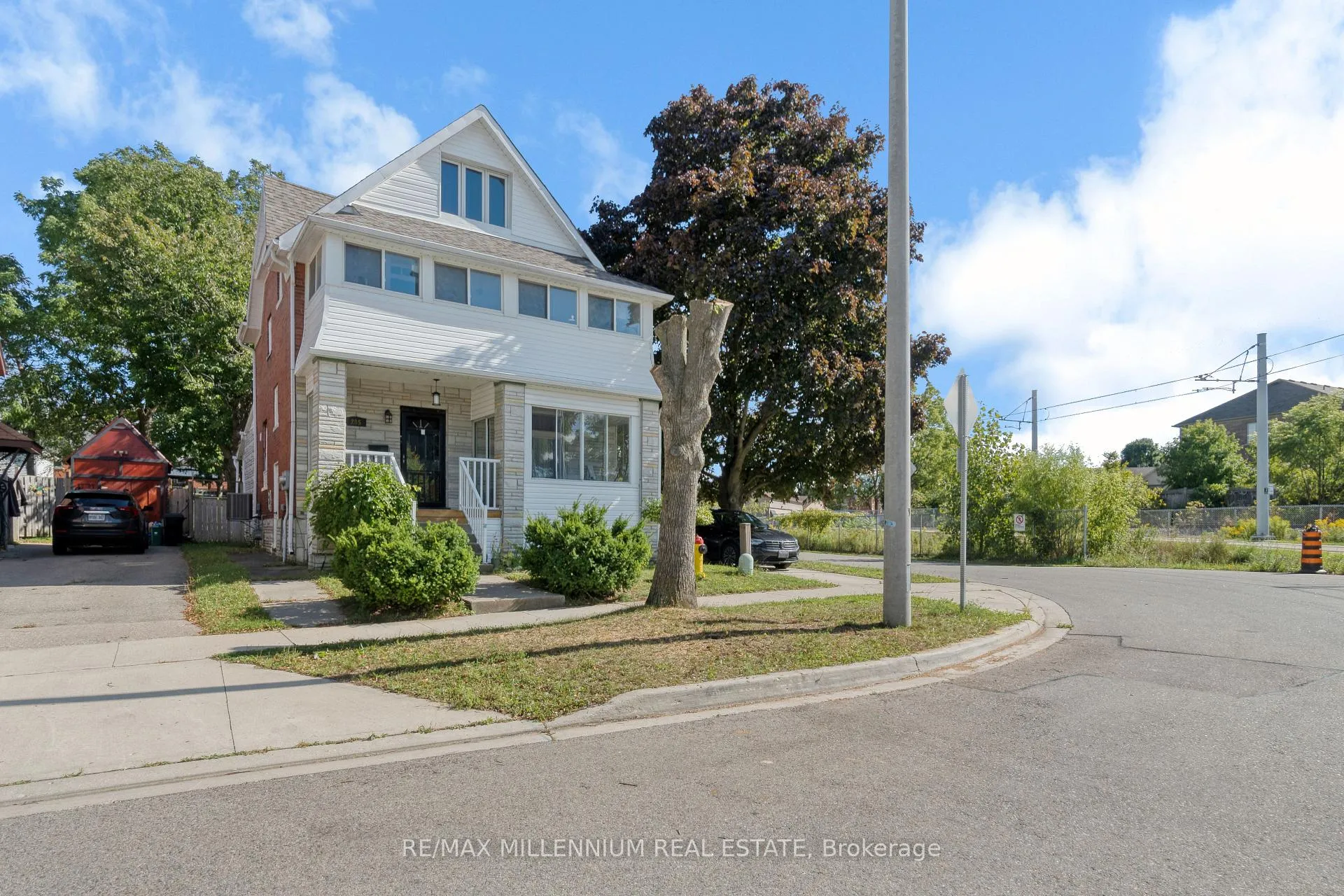 Front of 285 Borden Avenue