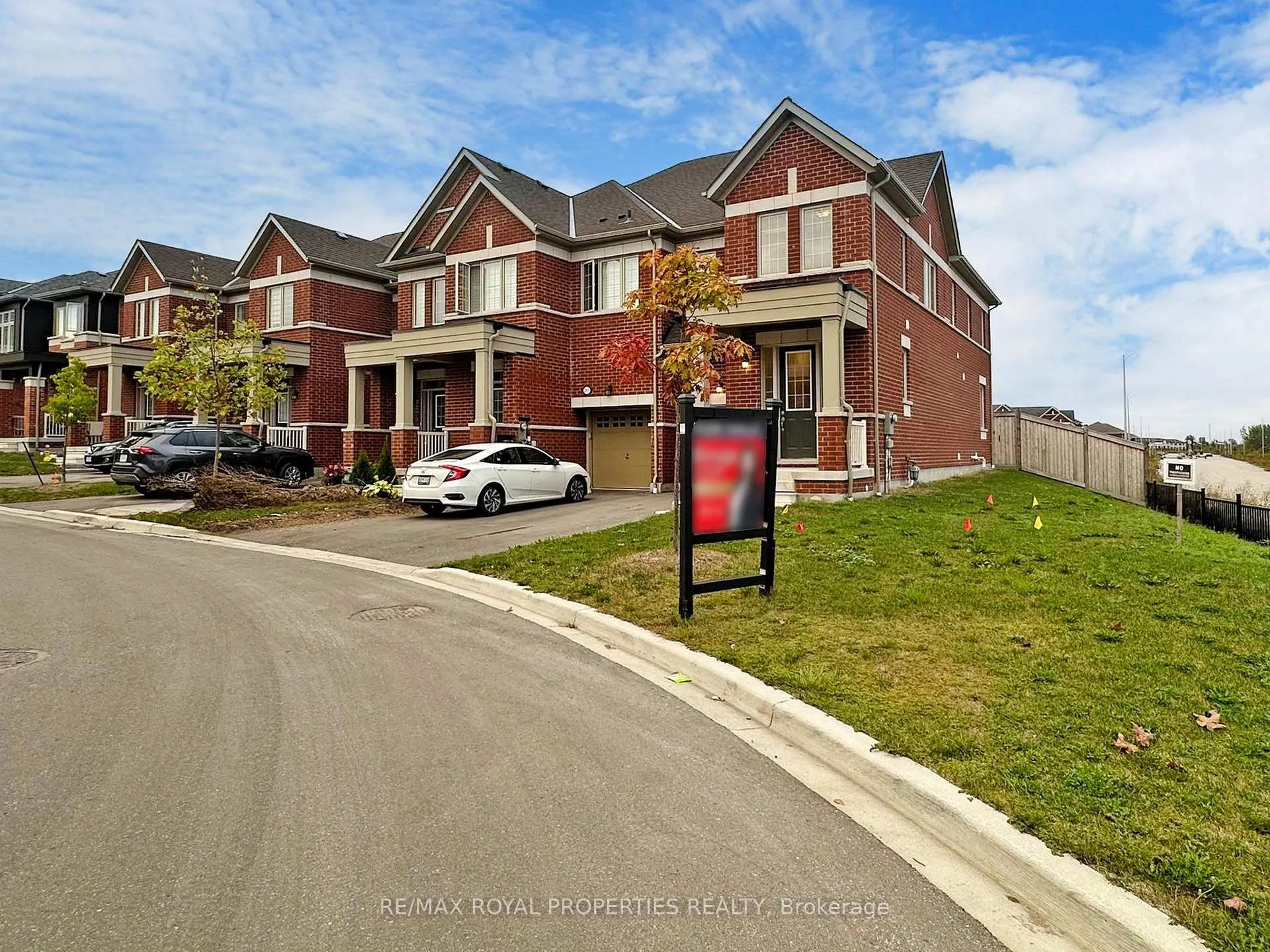 Photo 2 of 2433 Florentine Place, Pickering, Rural Pickering — HOMEH