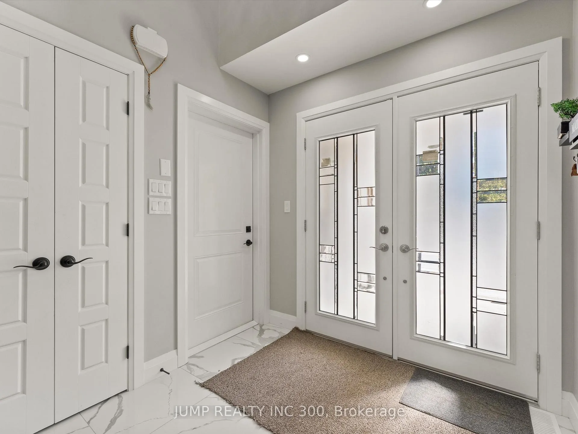 Photo 7 of 1320 Grand Marais Road, Windsor — HOMEH