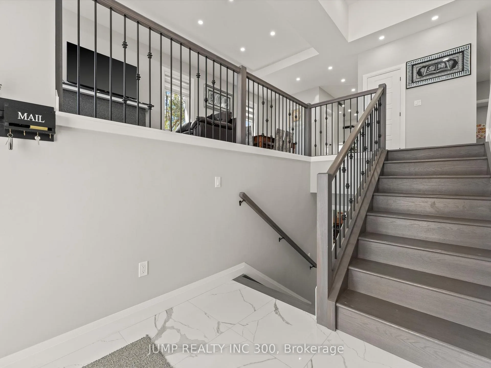 Photo 8 of 1320 Grand Marais Road, Windsor — HOMEH