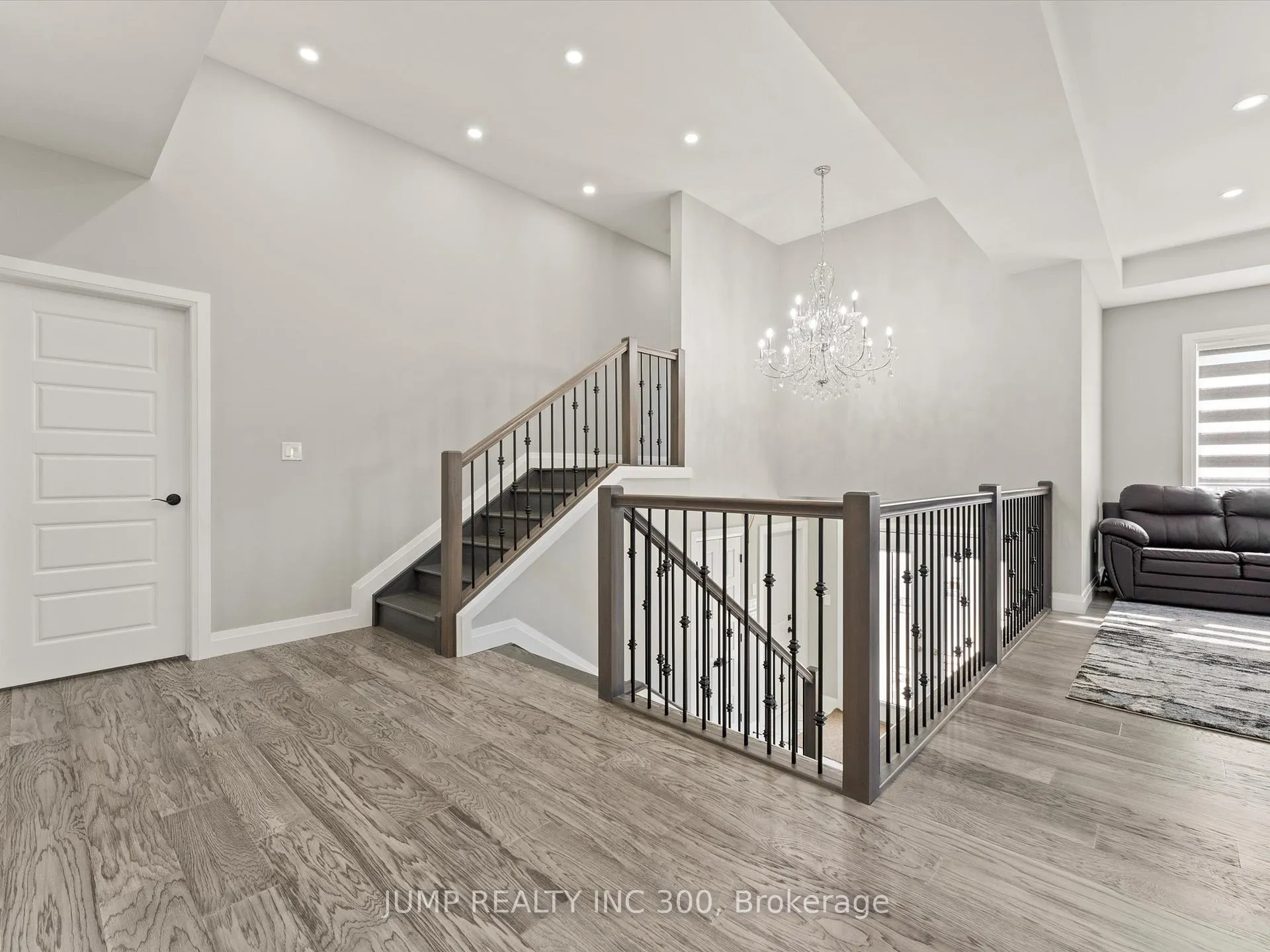Photo 11 of 1320 Grand Marais Road, Windsor — HOMEH