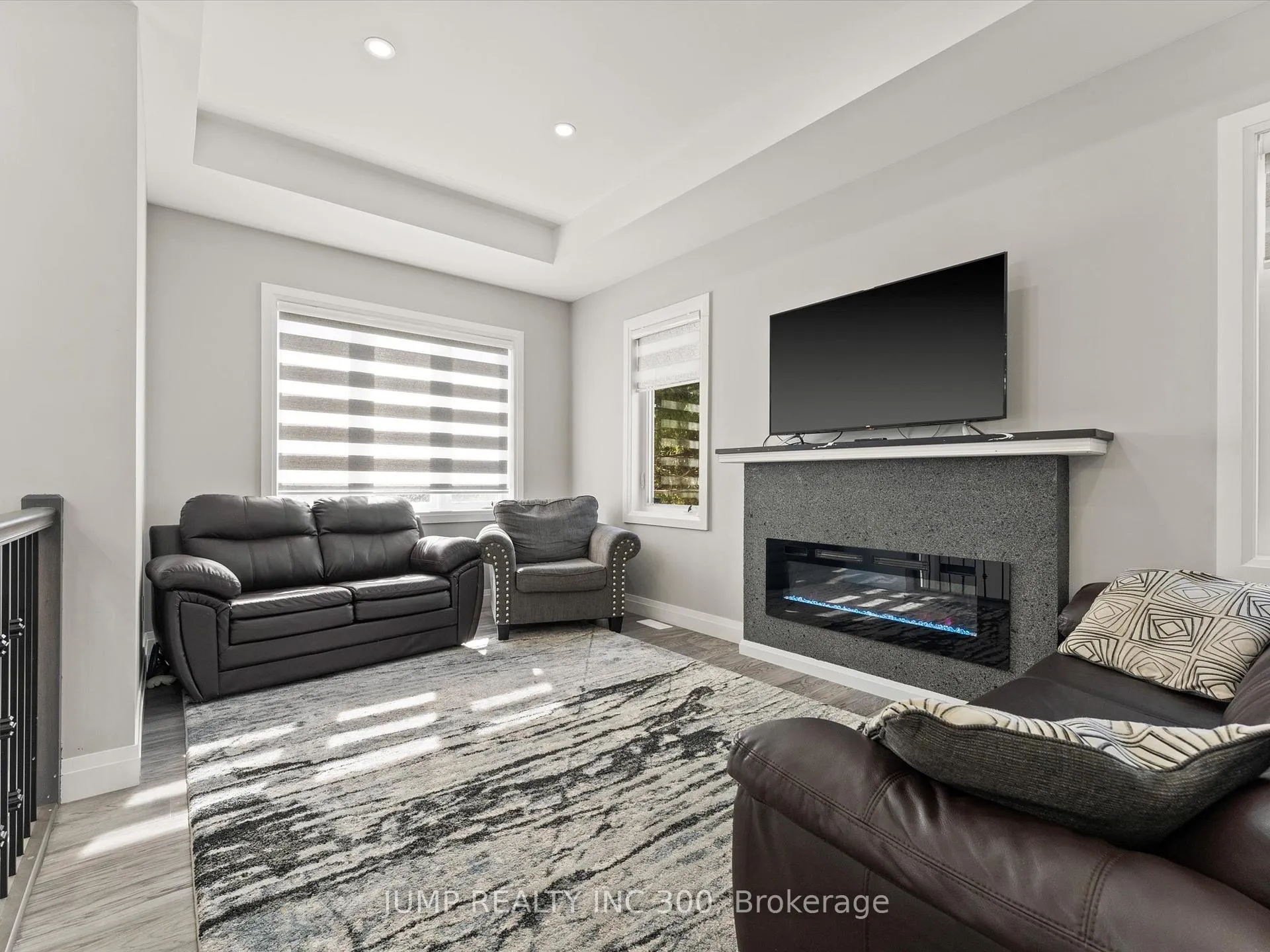 Photo 13 of 1320 Grand Marais Road, Windsor — HOMEH