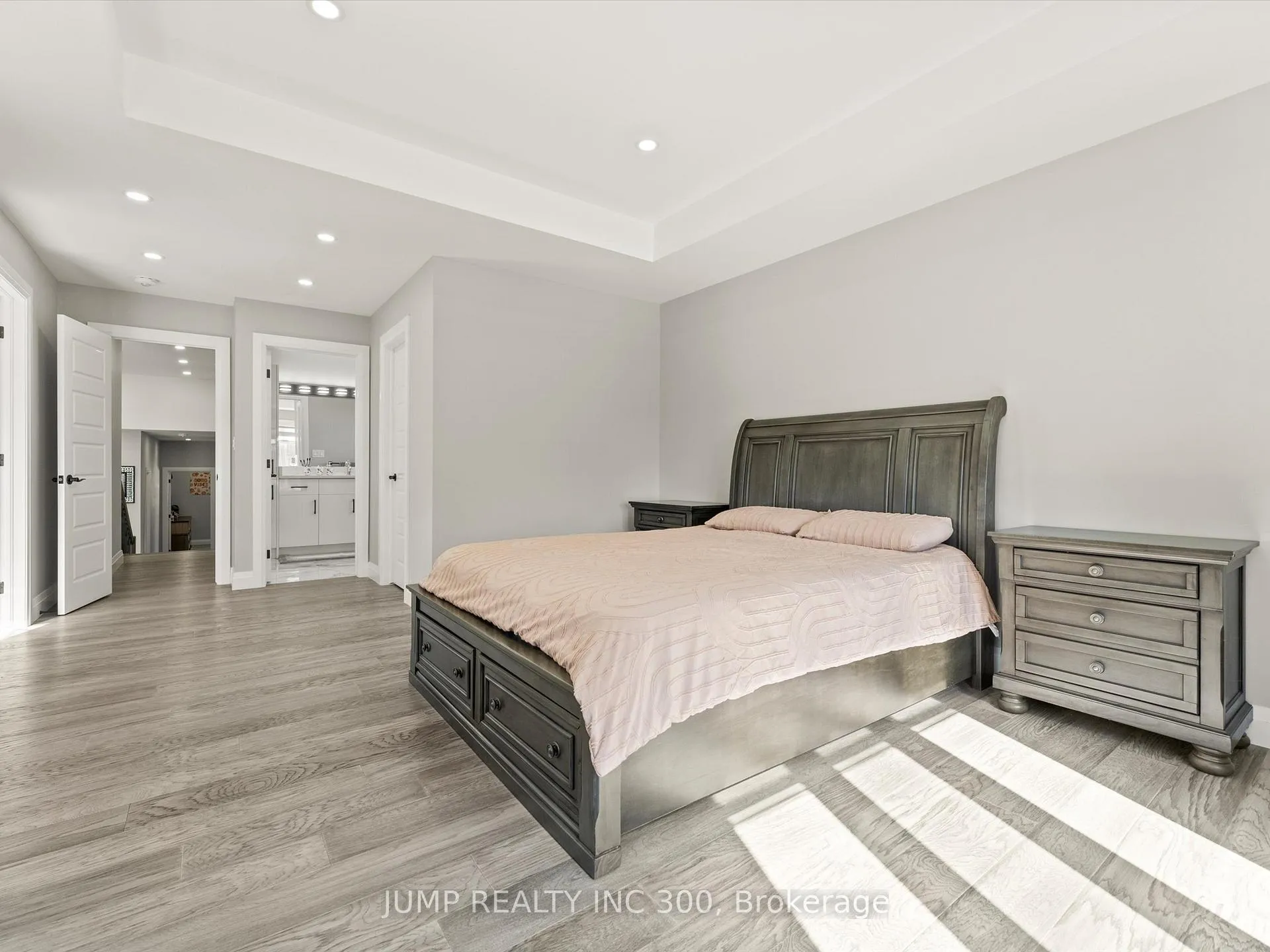 Photo 29 of 1320 Grand Marais Road, Windsor — HOMEH