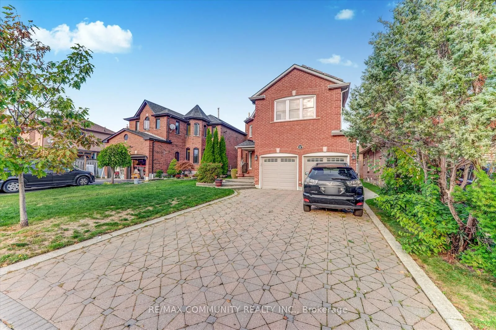 Photo 3 of Unit Main, 35 Hartrick Place, Whitby, Rolling Acres — HOMEH