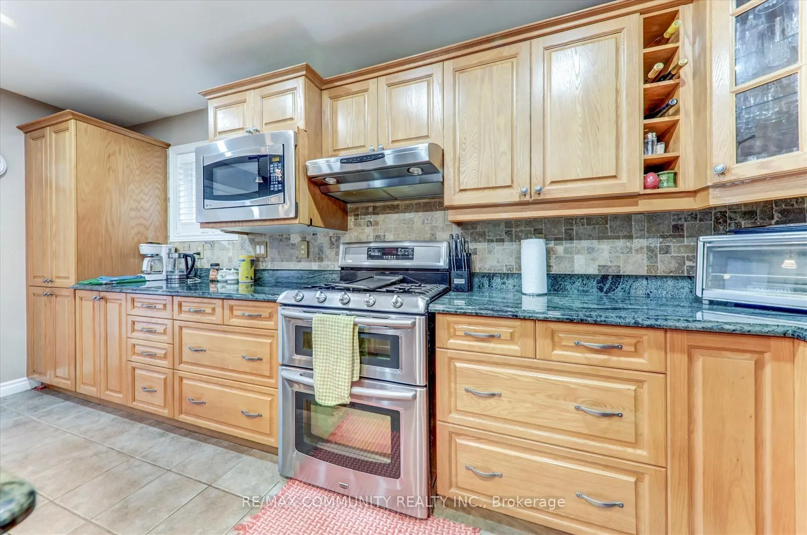 Photo 16 of Unit Main, 35 Hartrick Place, Whitby, Rolling Acres — HOMEH