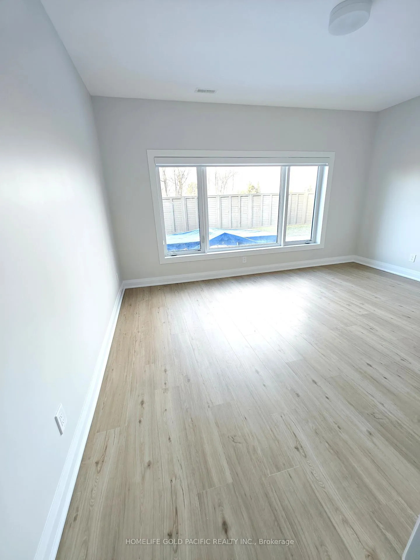 Photo 9 of 22 Pine Hill Crescent, Aurora, Aurora Estates — HOMEH