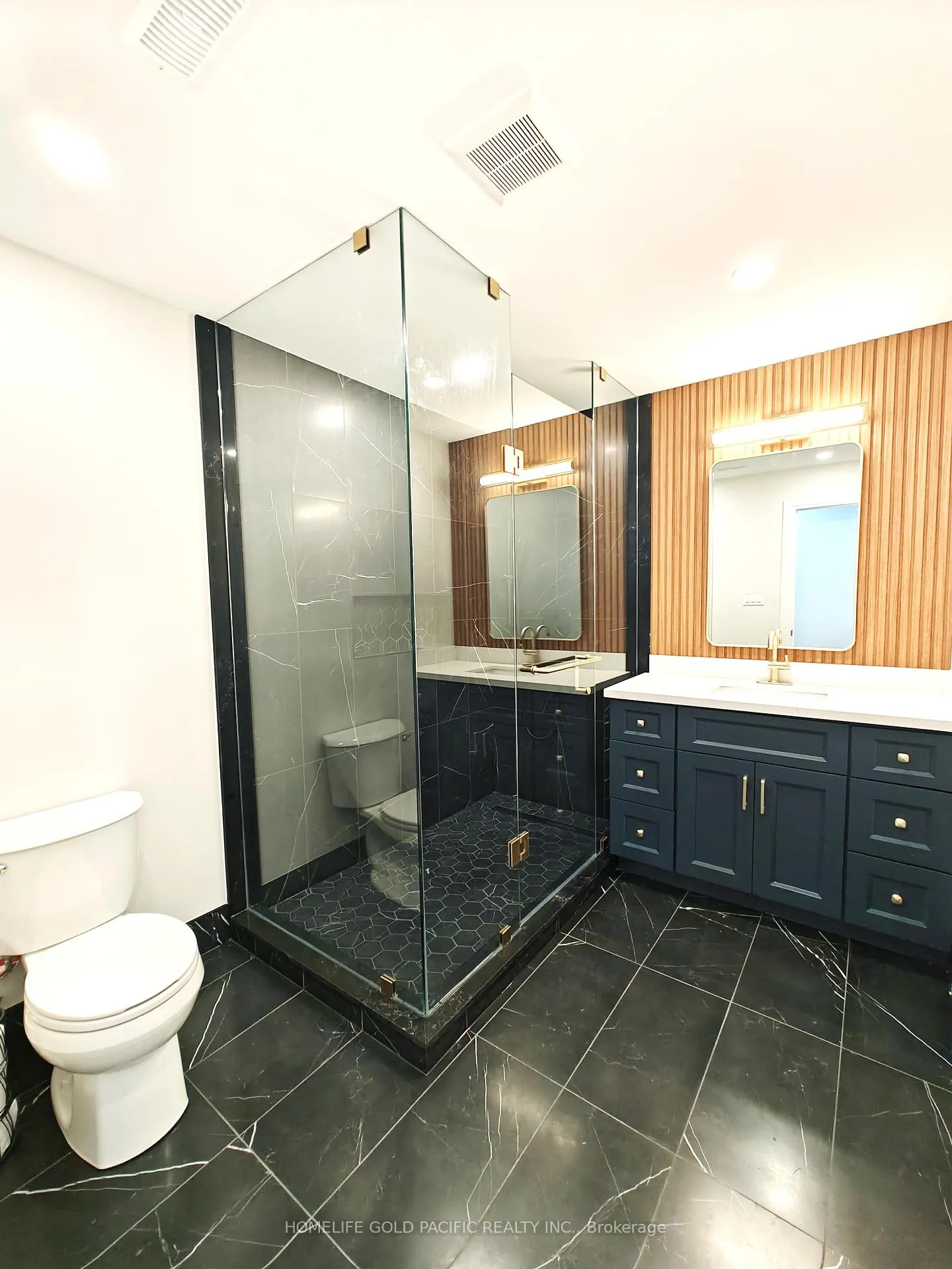 Photo 16 of 22 Pine Hill Crescent, Aurora, Aurora Estates — HOMEH