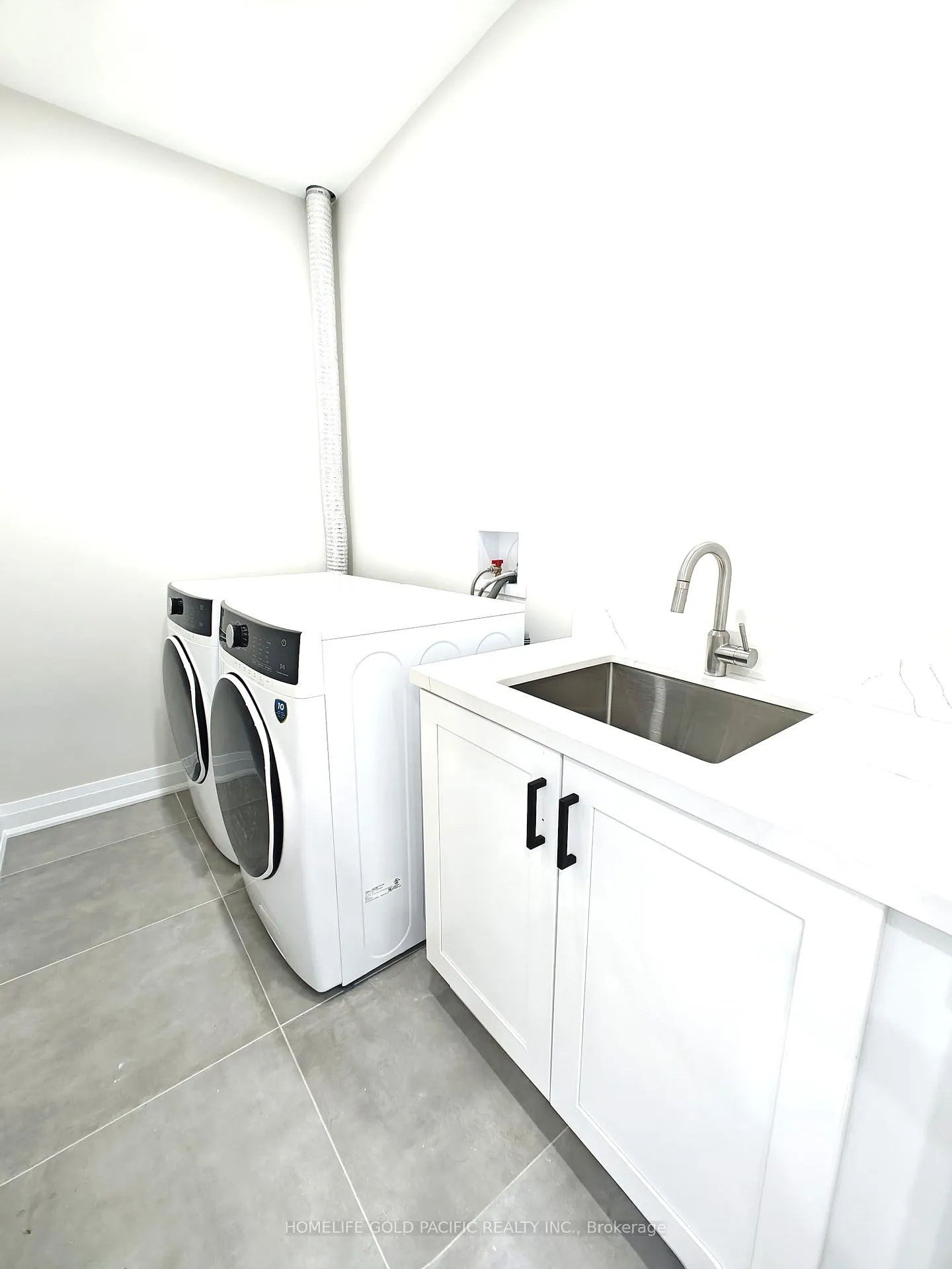 Photo 19 of 22 Pine Hill Crescent, Aurora, Aurora Estates — HOMEH