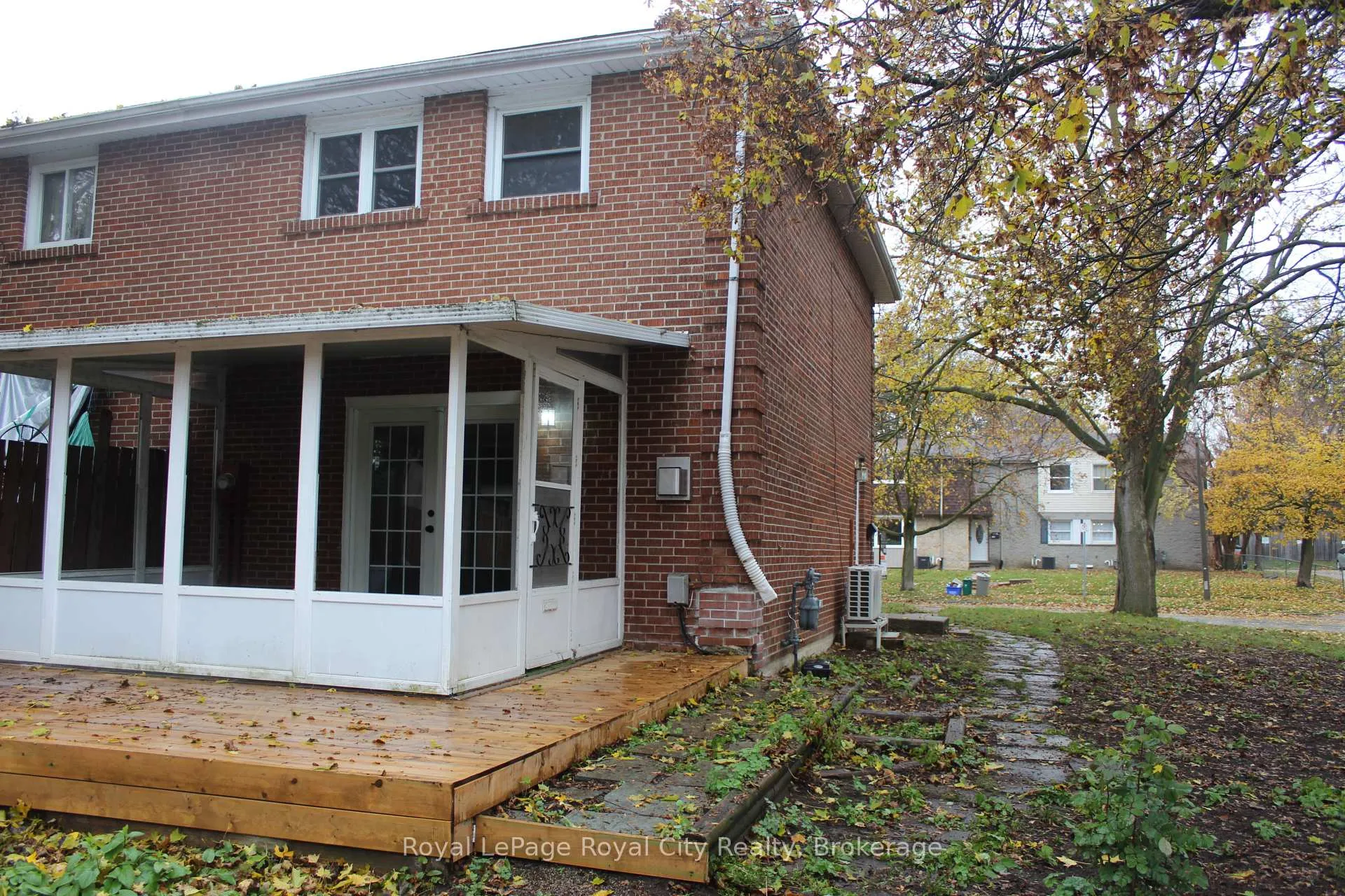 Photo 3 of 137 Jansen Avenue, Kitchener, Centreville Chicopee — HOMEH