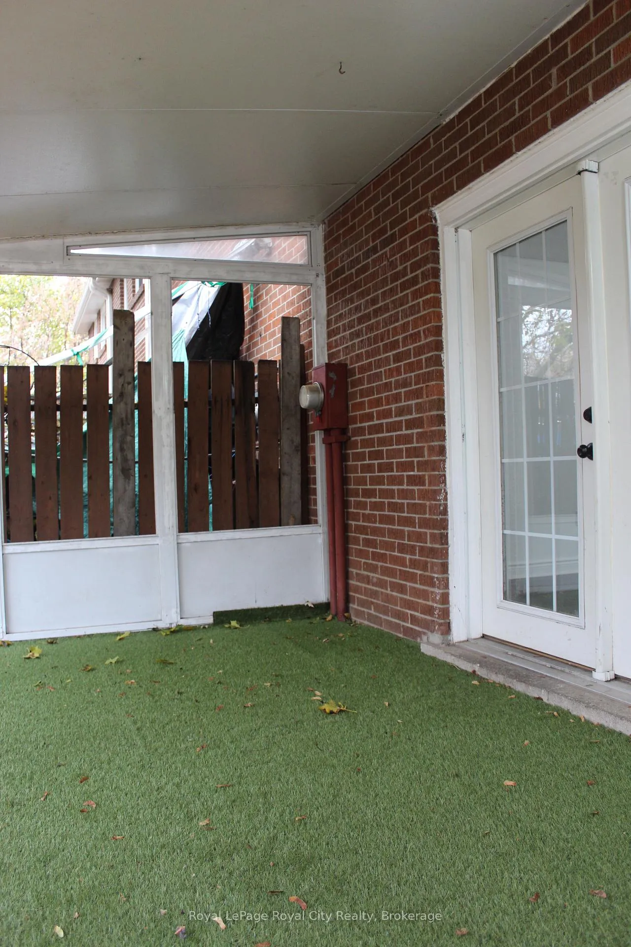 Photo 11 of 137 Jansen Avenue, Kitchener, Centreville Chicopee — HOMEH