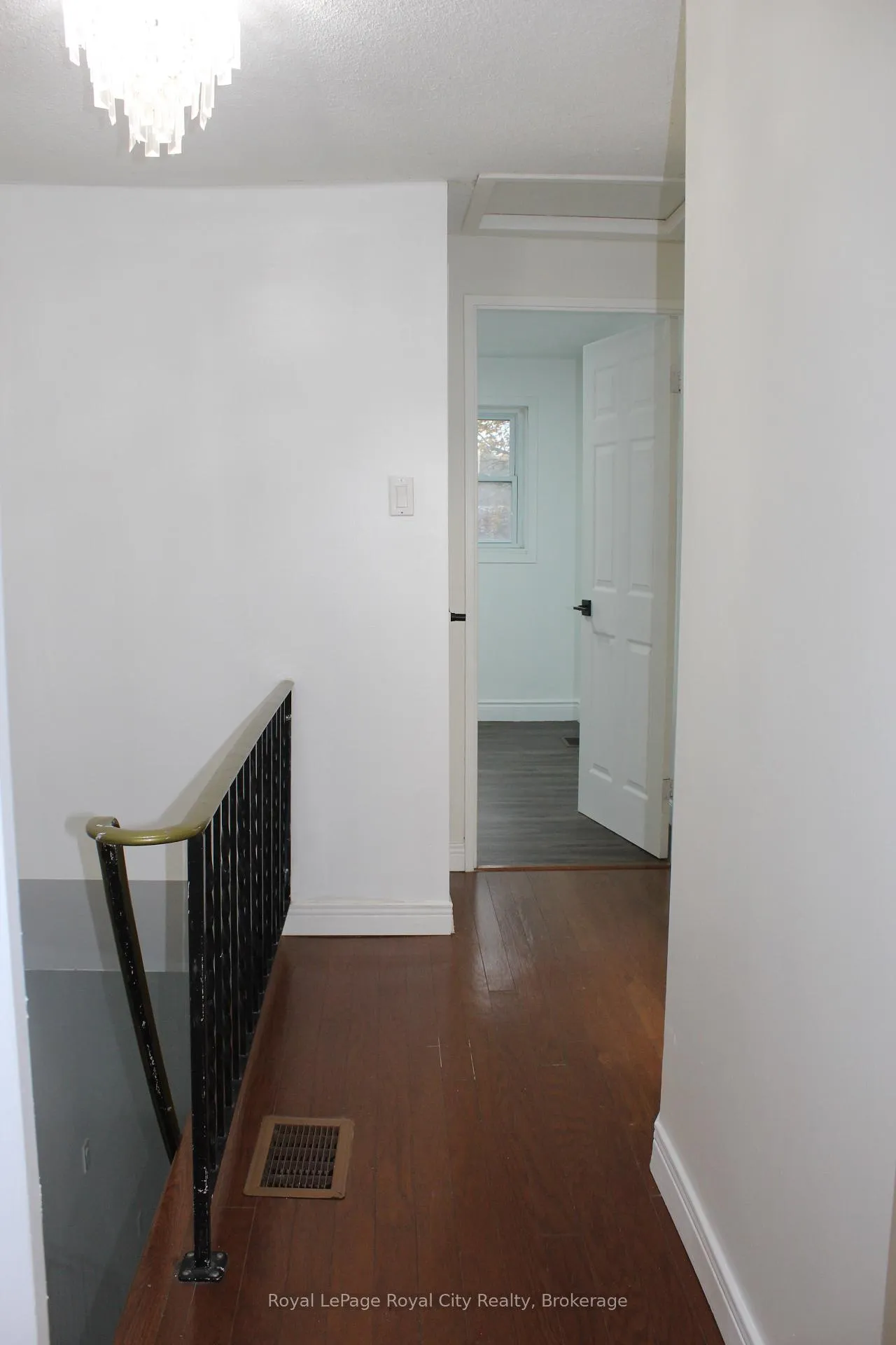 Photo 12 of 137 Jansen Avenue, Kitchener, Centreville Chicopee — HOMEH