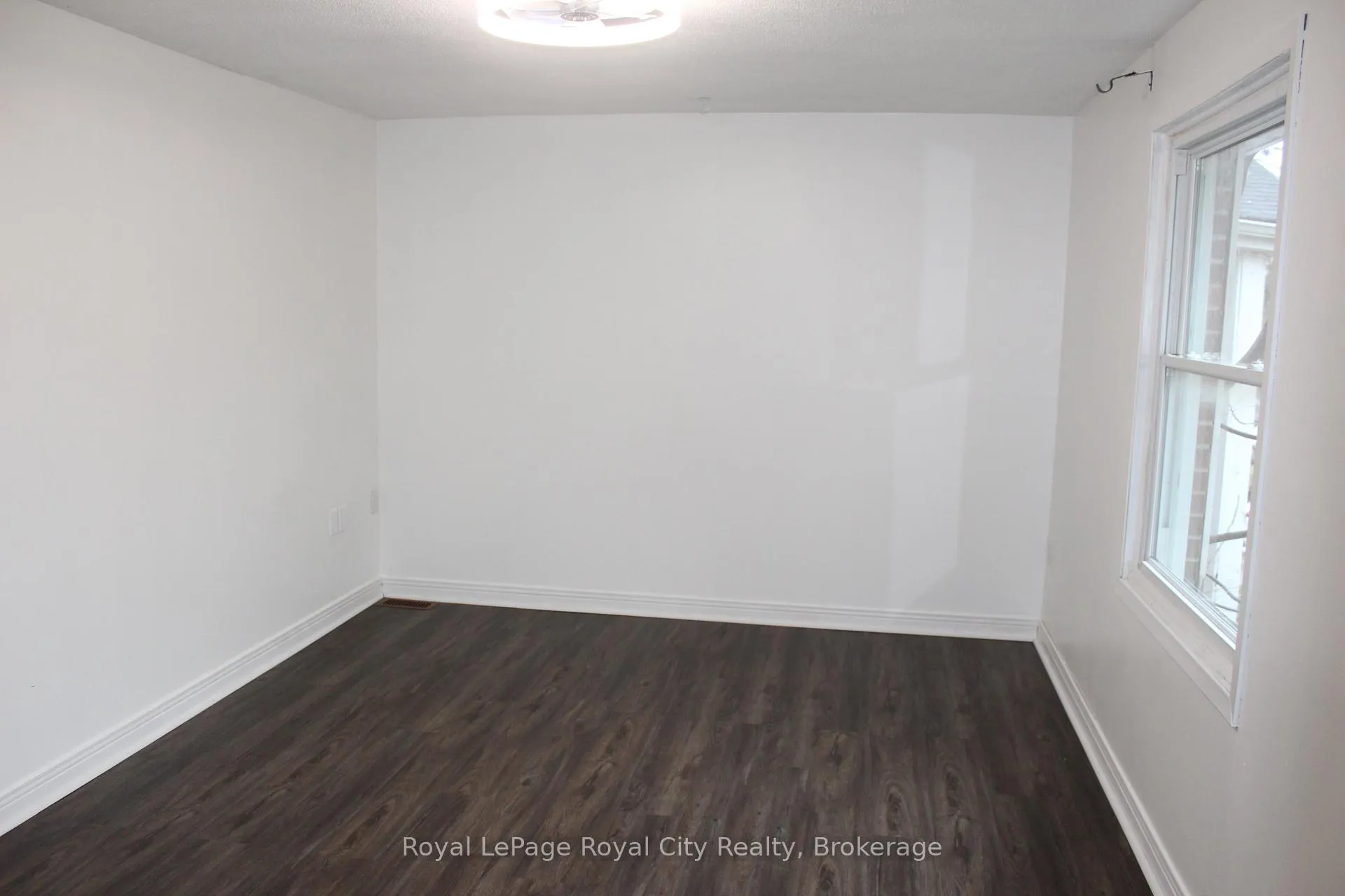 Photo 14 of 137 Jansen Avenue, Kitchener, Centreville Chicopee — HOMEH